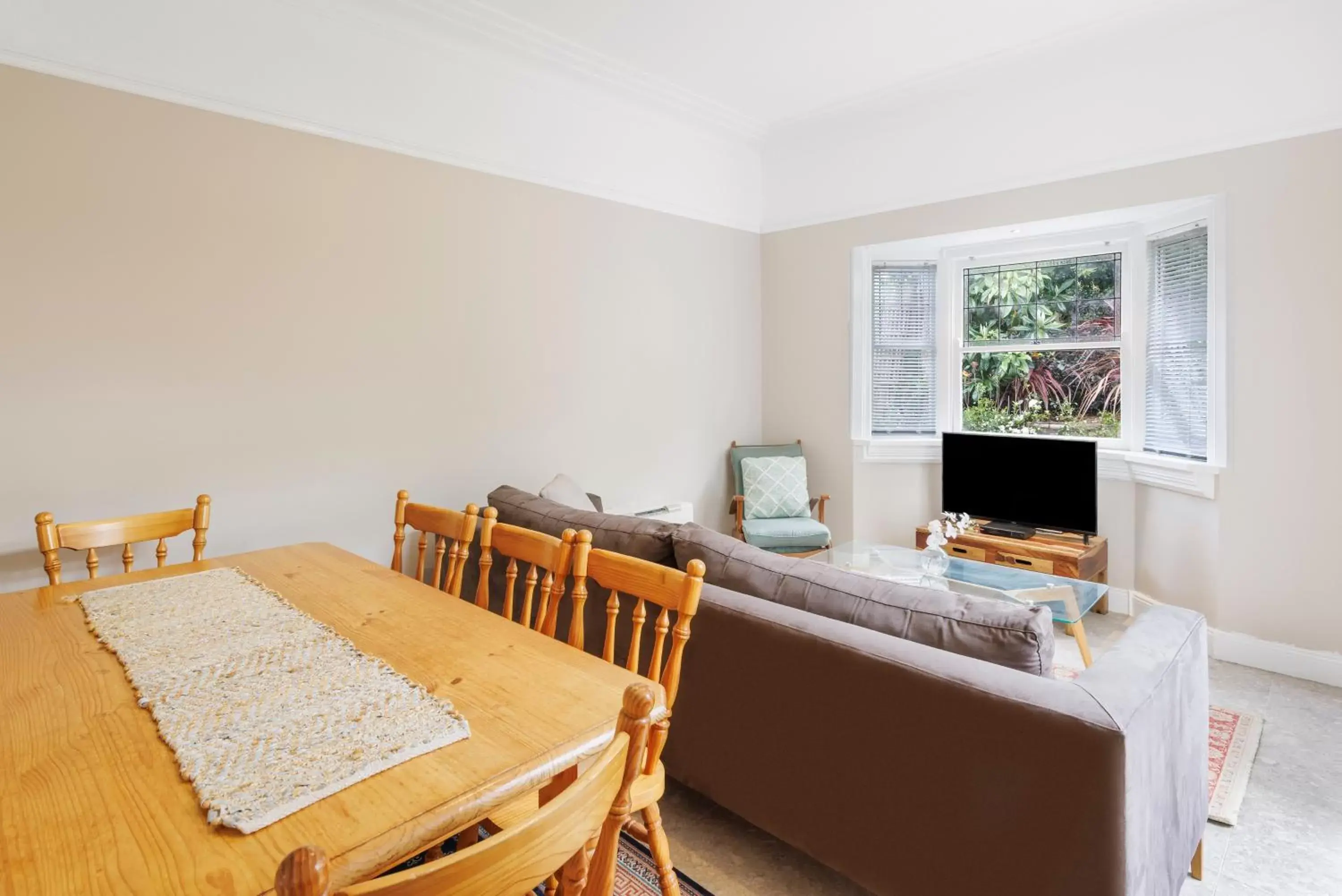 Living room, Dining Area in Hotel Blue & Cottages Katoomba