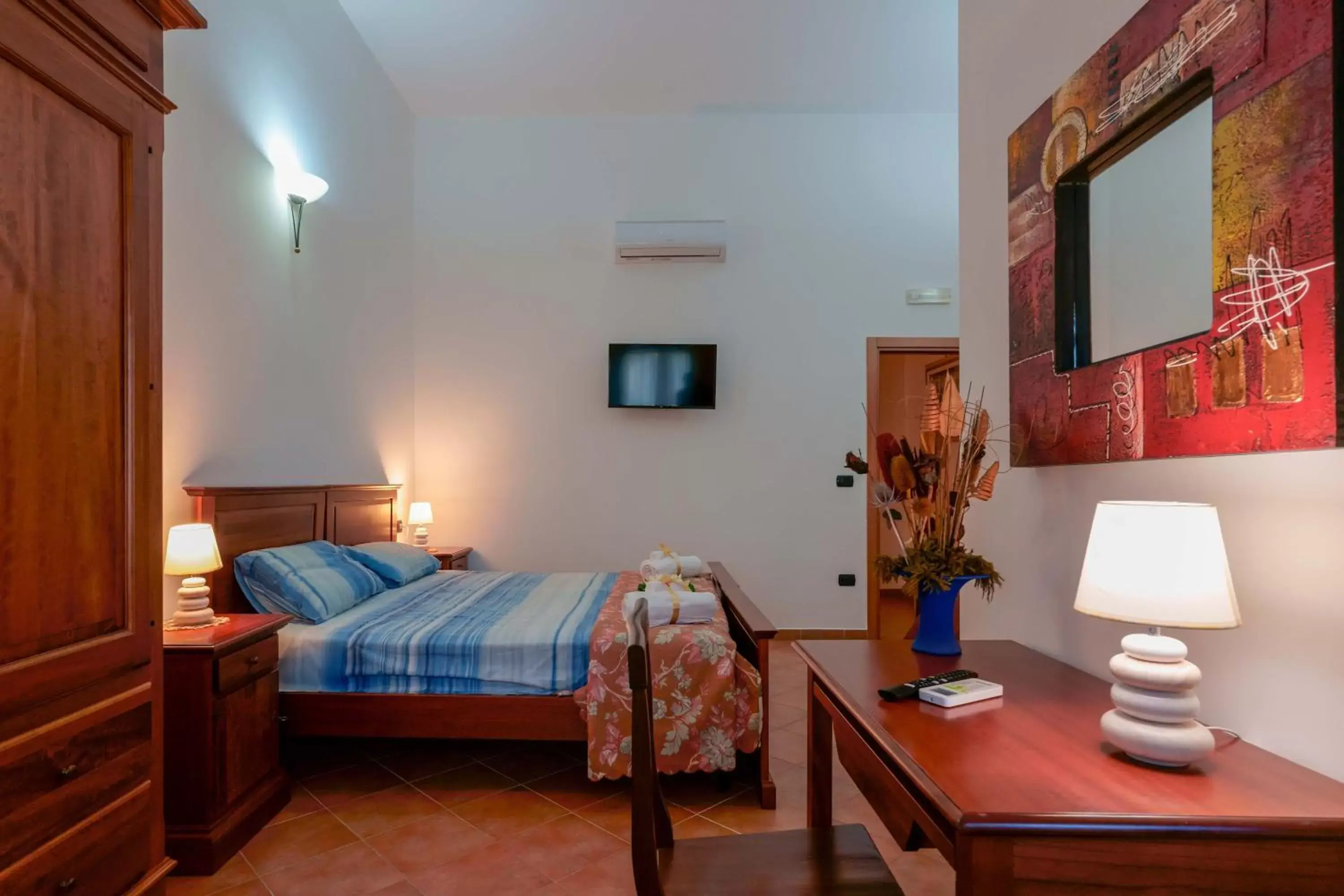 Photo of the whole room, Bed in Bed and Breakfast Cairoli Exclusive Room