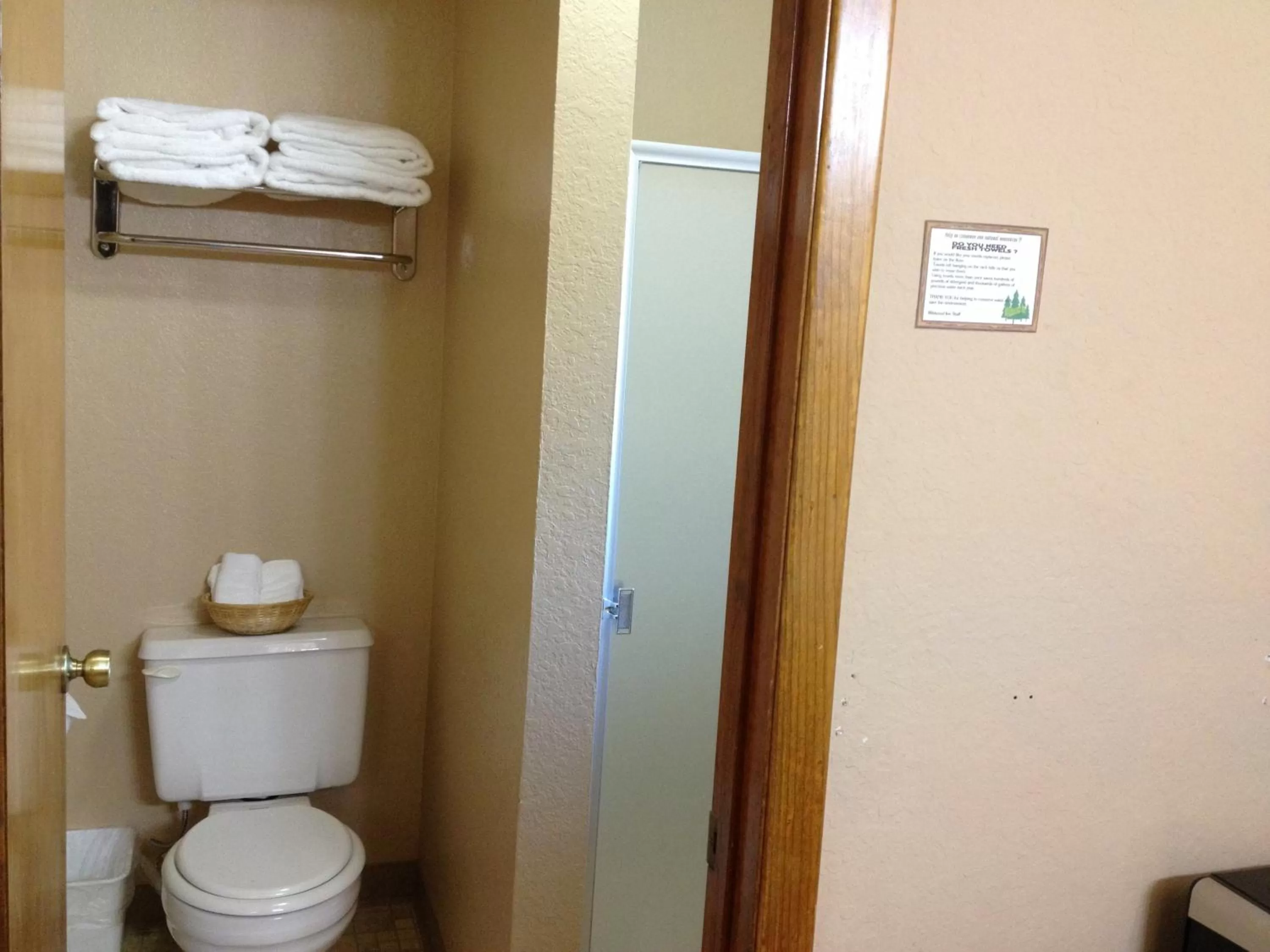 Bathroom in Wildwood Inn