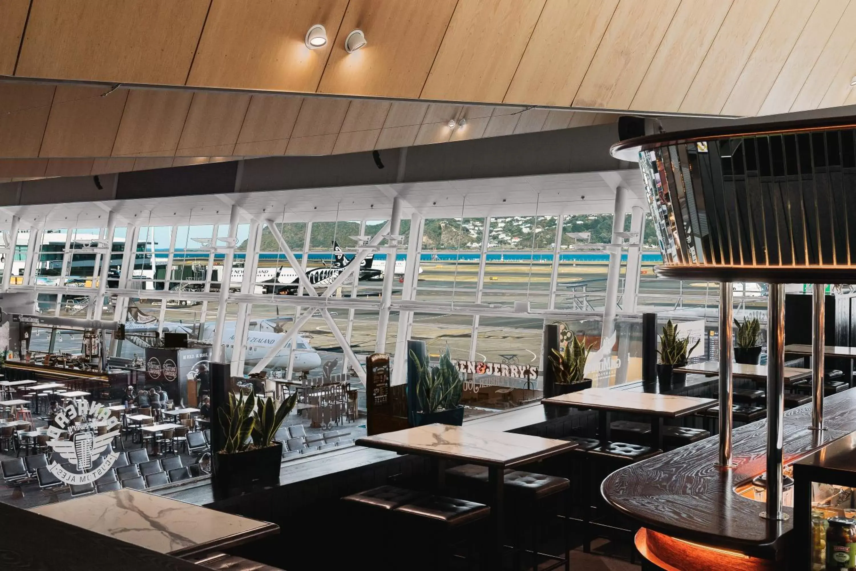 Restaurant/Places to Eat in Rydges Wellington Airport