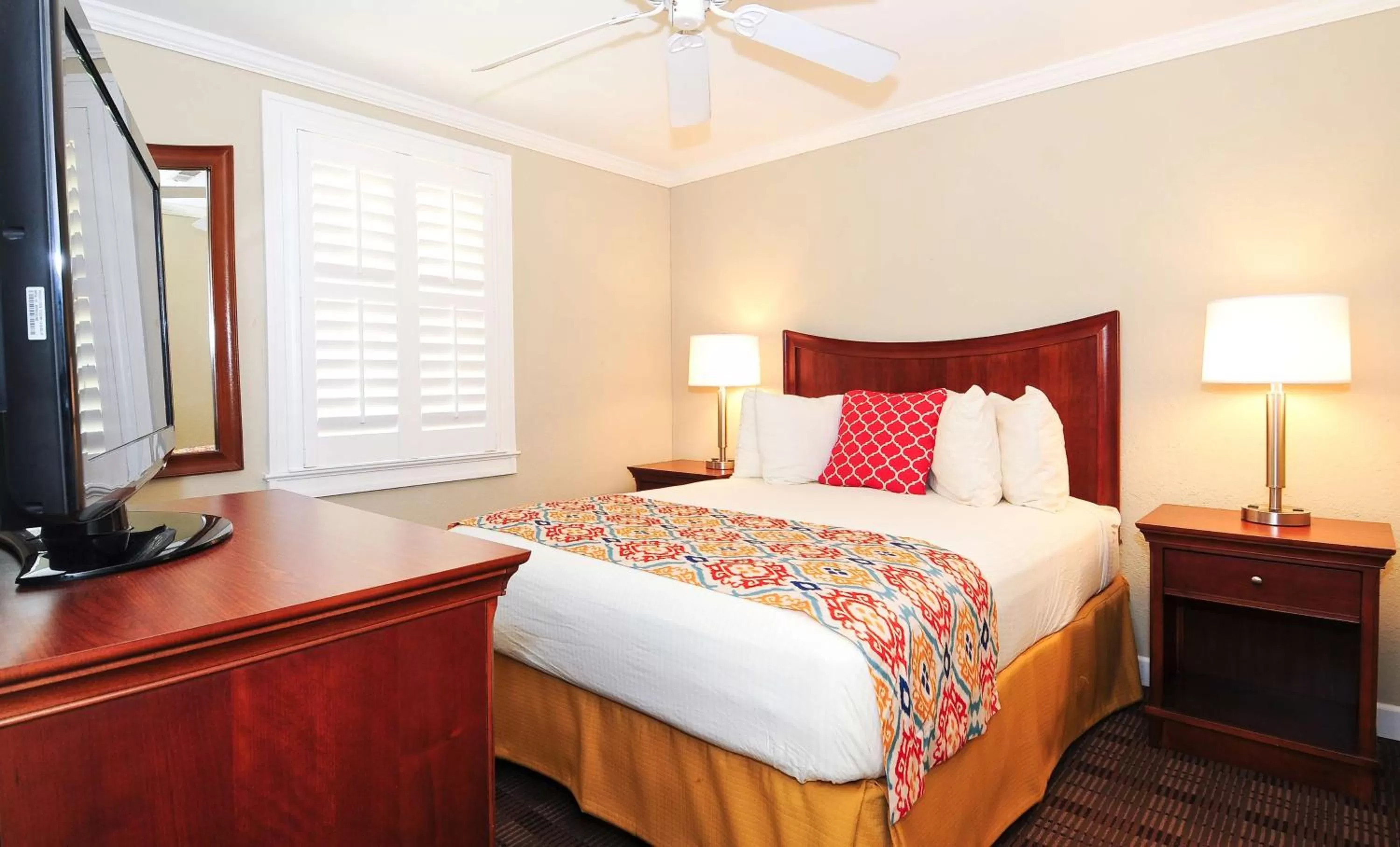 Photo of the whole room, Bed in The Sandbar Hotel, Trademark Collection by Wyndham