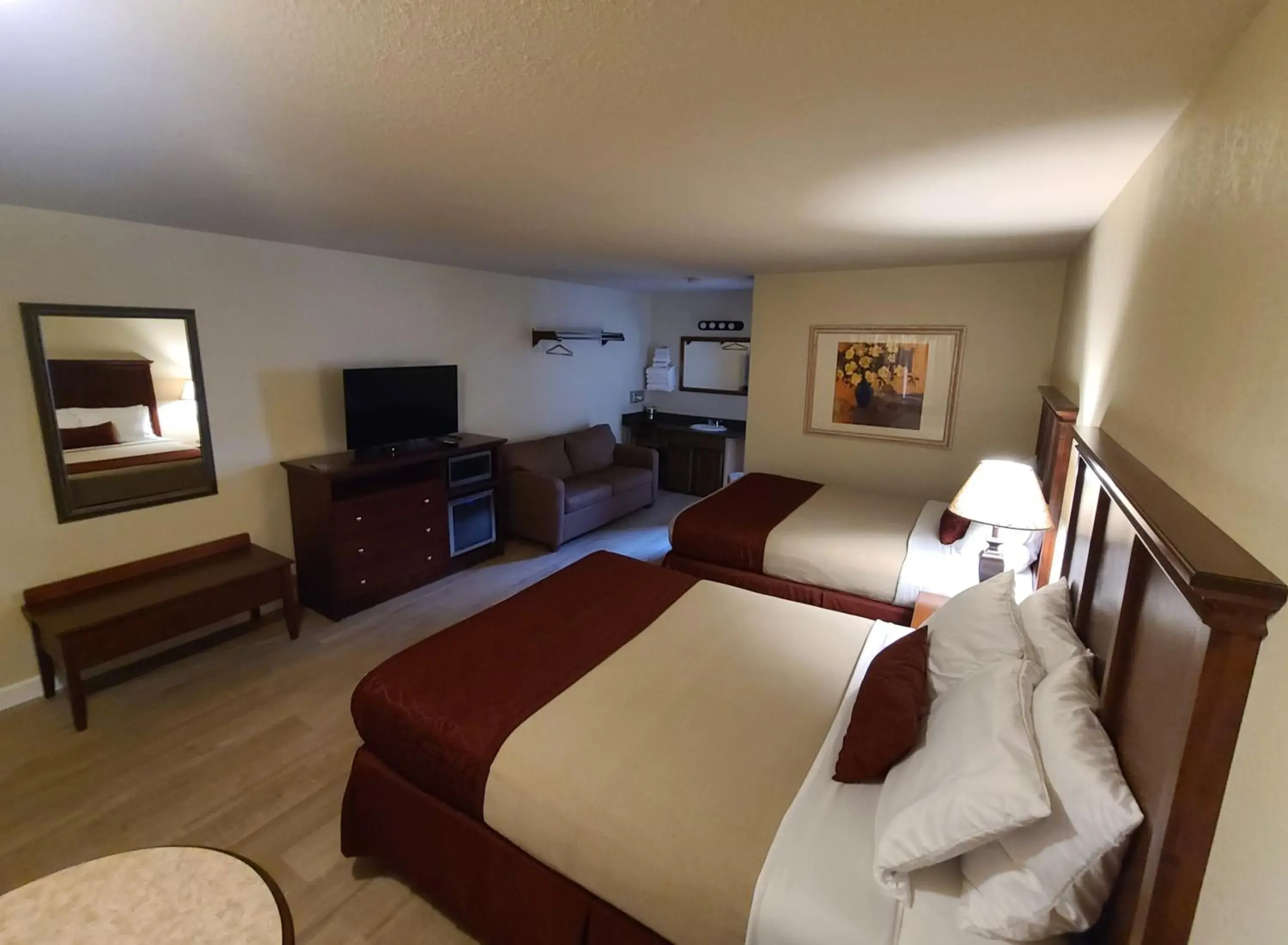 Photo of the whole room, Bed in Homestead Motel Photo of the whole room, Bed in Homestead Motel