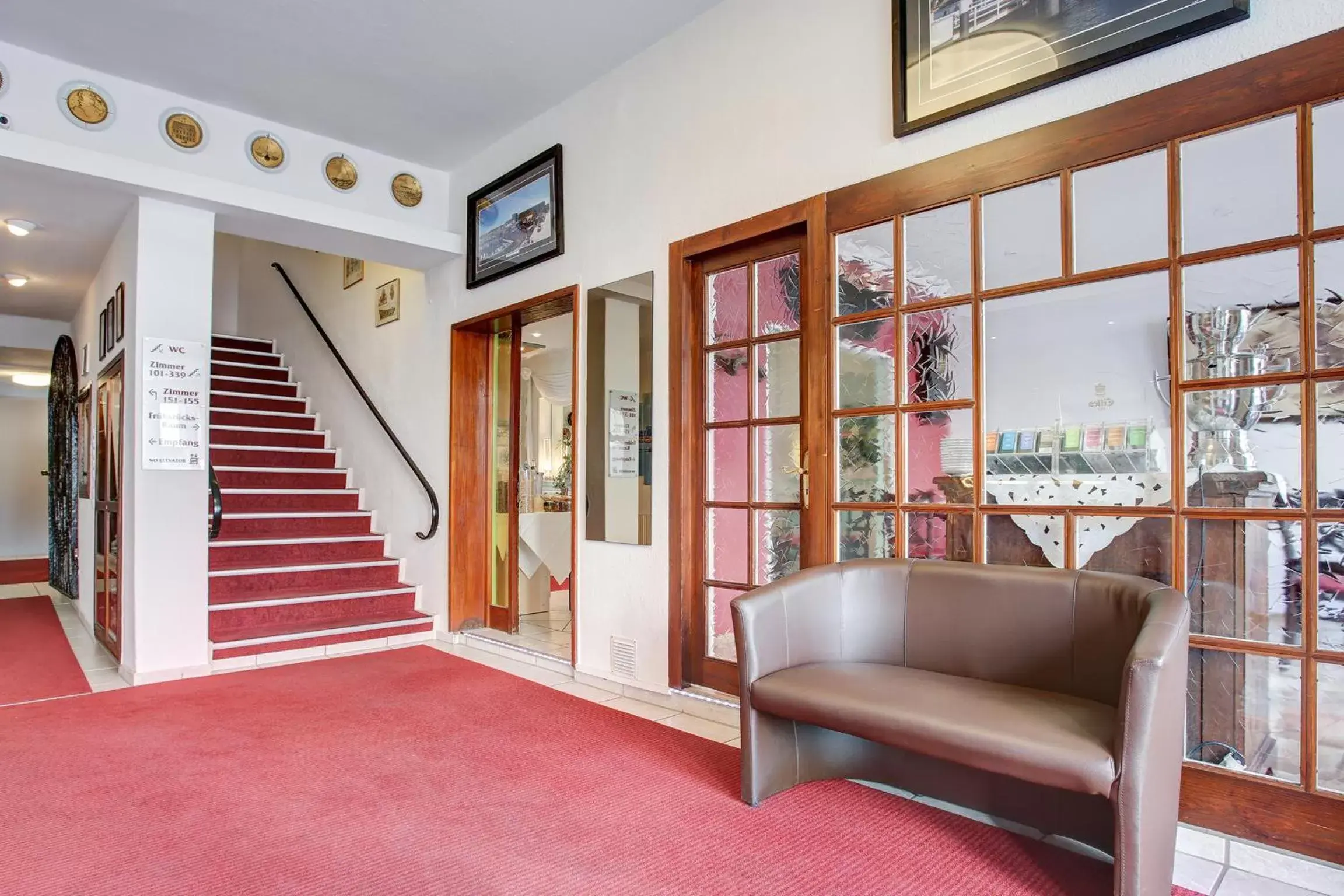 Lobby or reception in Hotel Consul Lobby or reception in Hotel Consul