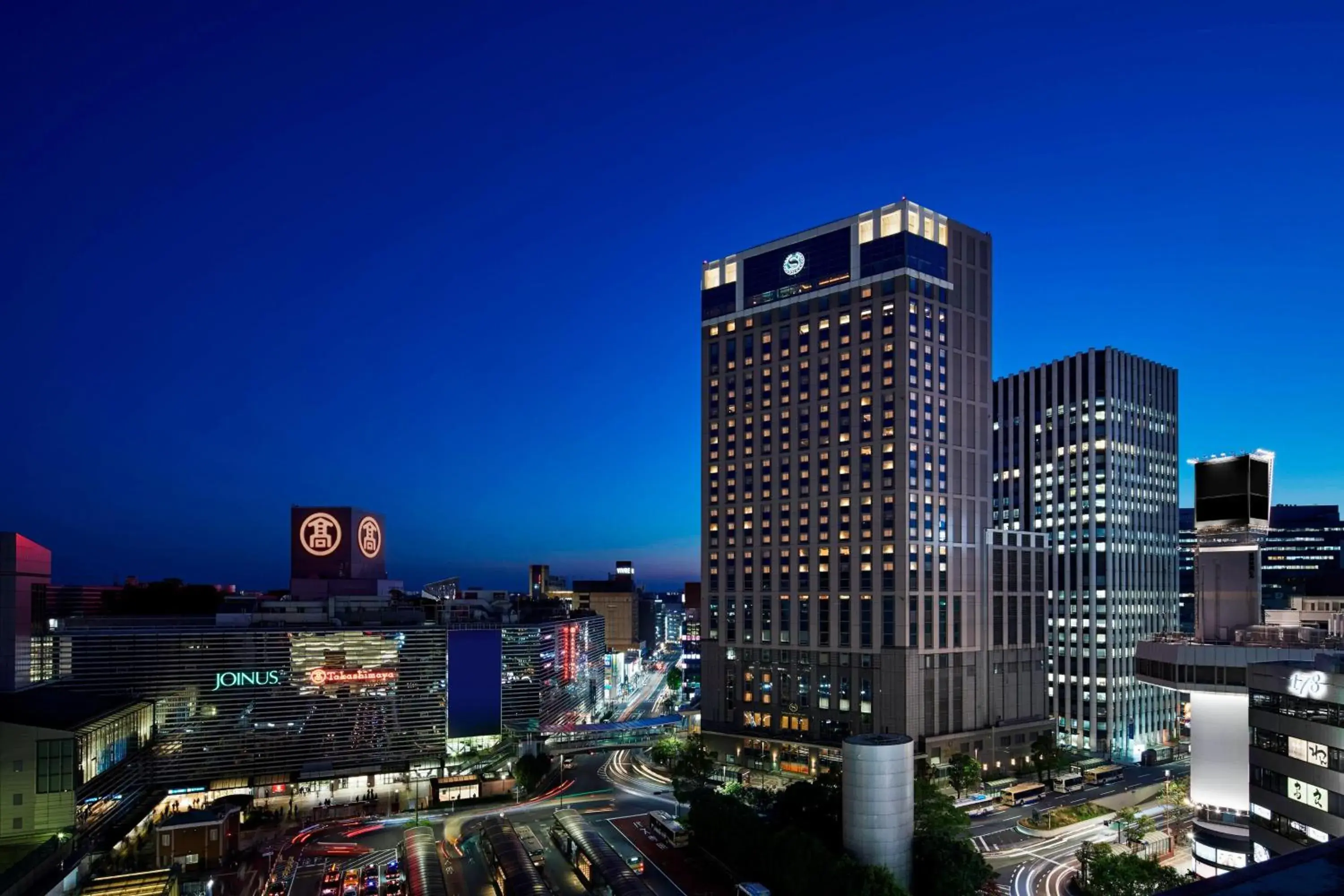Property building in Yokohama Bay Sheraton Hotel and Towers