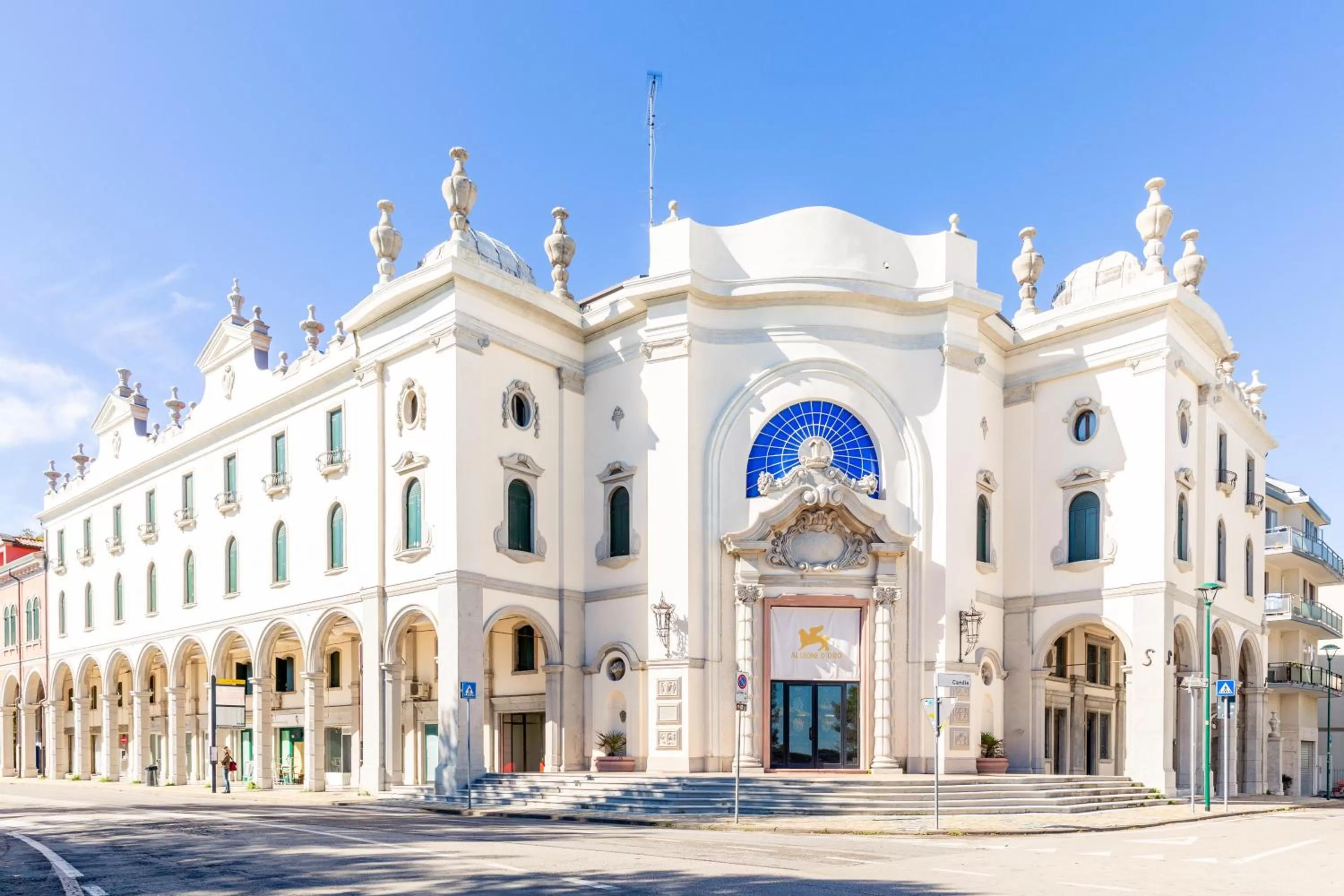 Nearby landmark in Hotel & Residence Venezia 2000