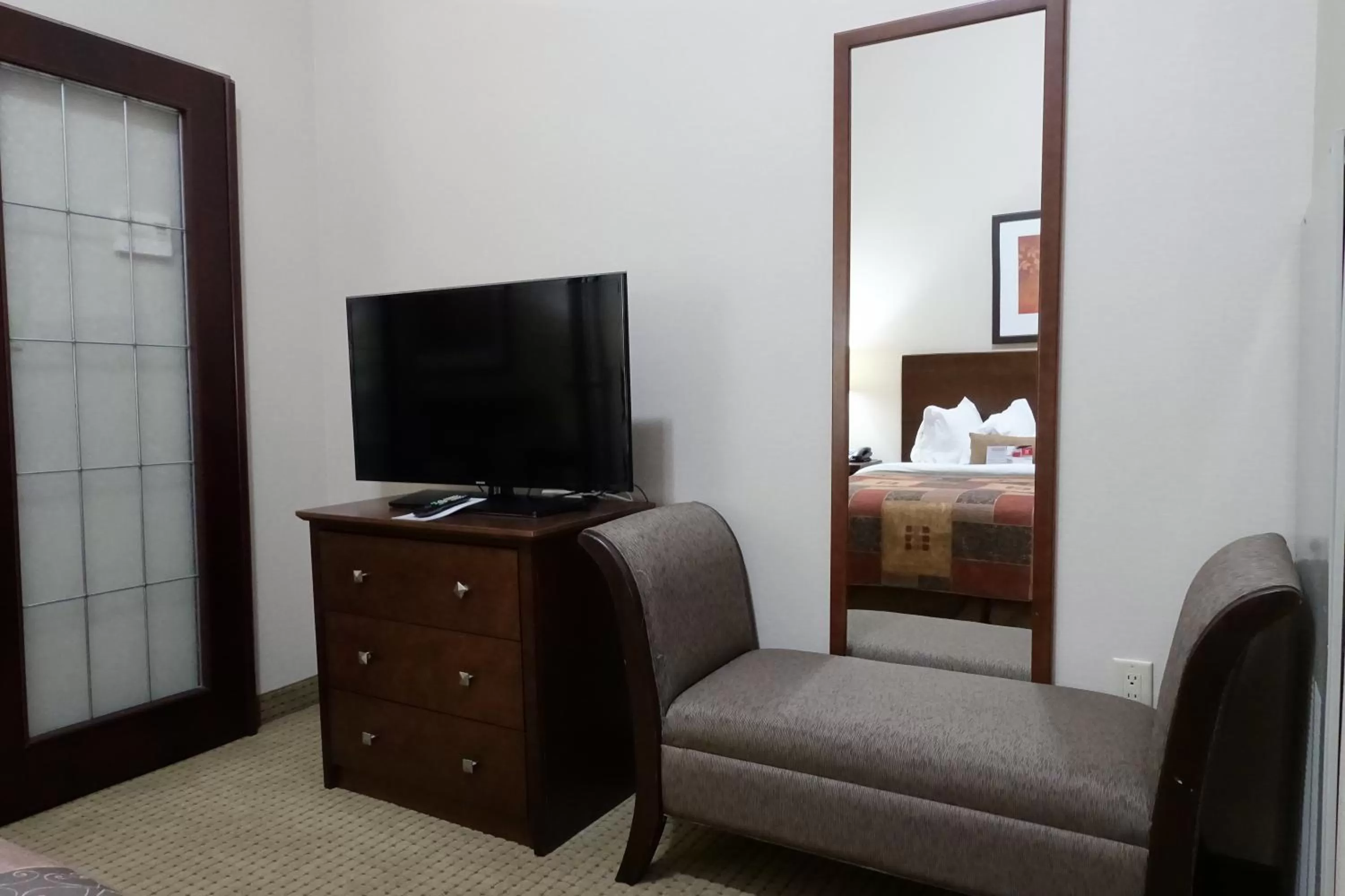 hair dresser, Bed in Ramada by Wyndham Weyburn