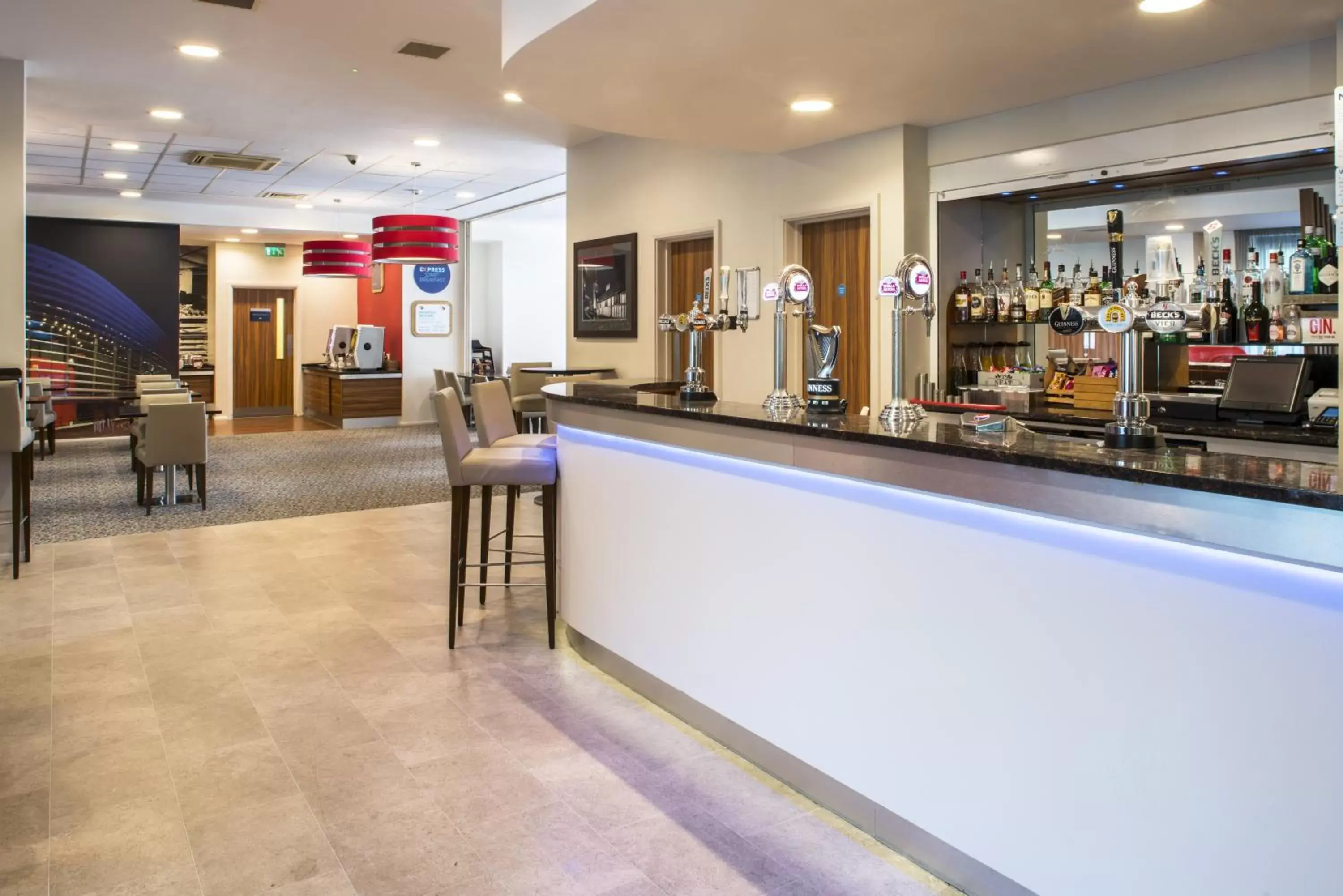 Lounge or bar in Holiday Inn Express Leicester City by IHG Lounge or bar in Holiday Inn Express Leicester City by IHG
