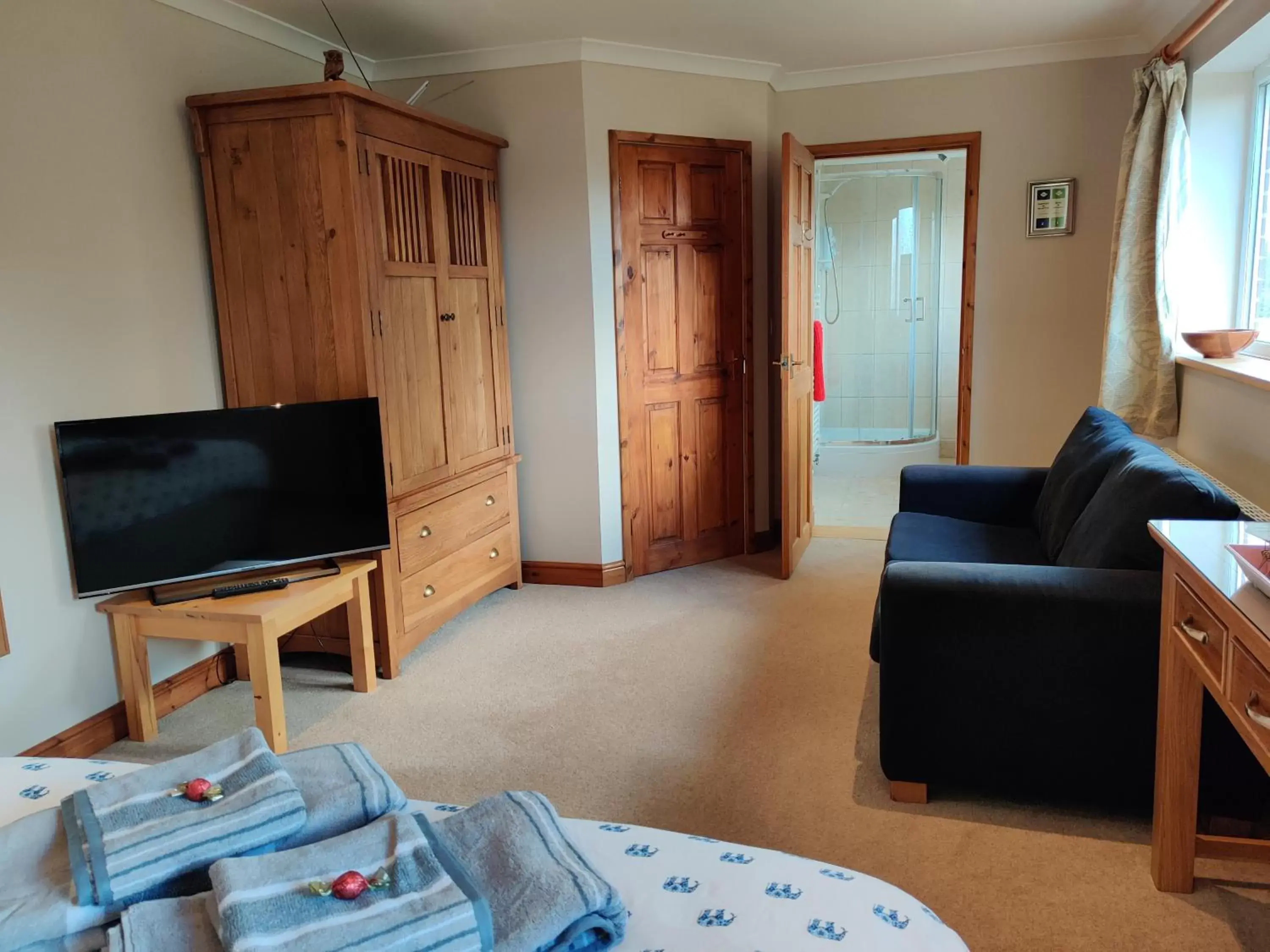 Photo of the whole room, TV/Entertainment Center in Nant Gloyw Oswestry