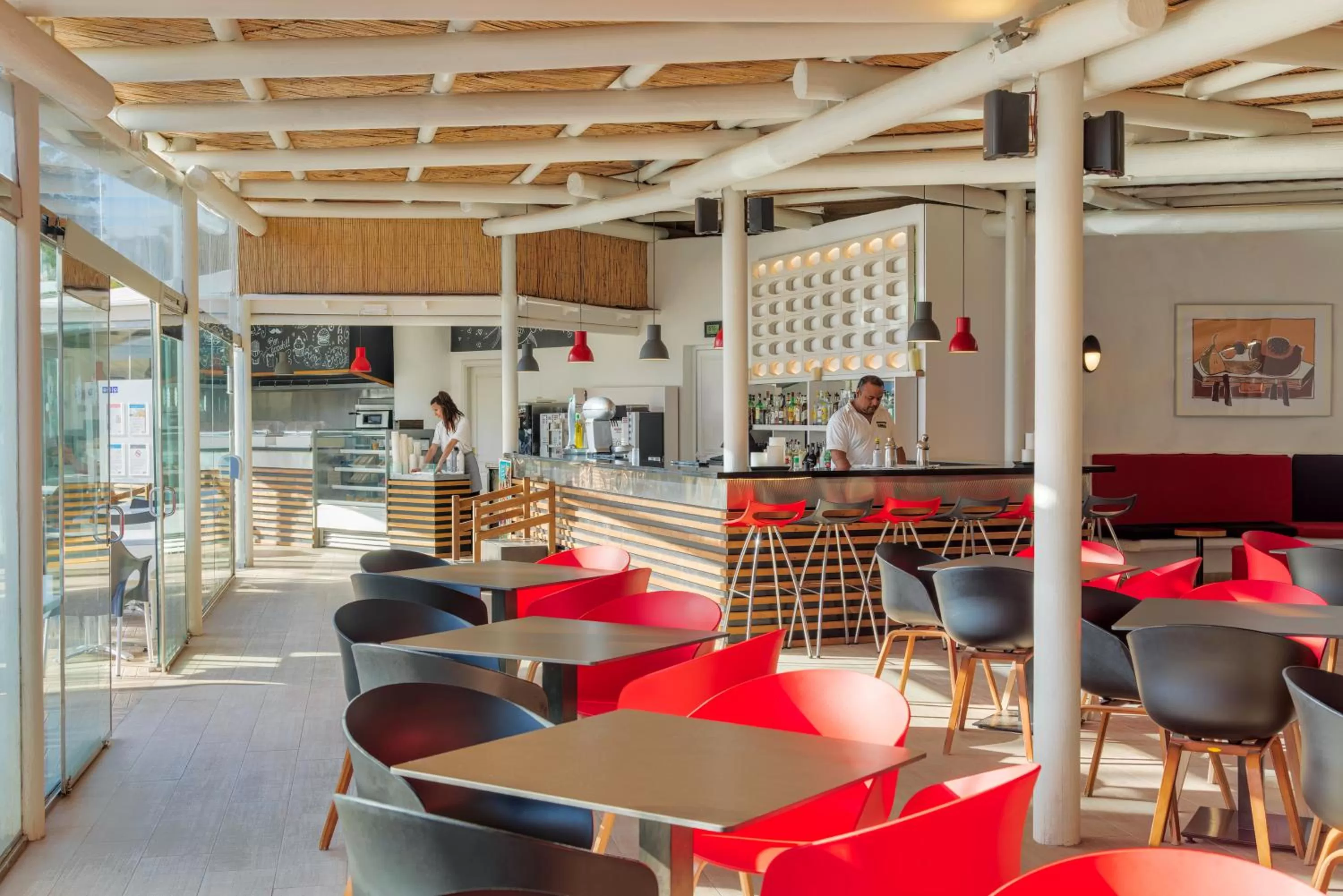 Lounge or bar in H10 Suites Lanzarote Gardens