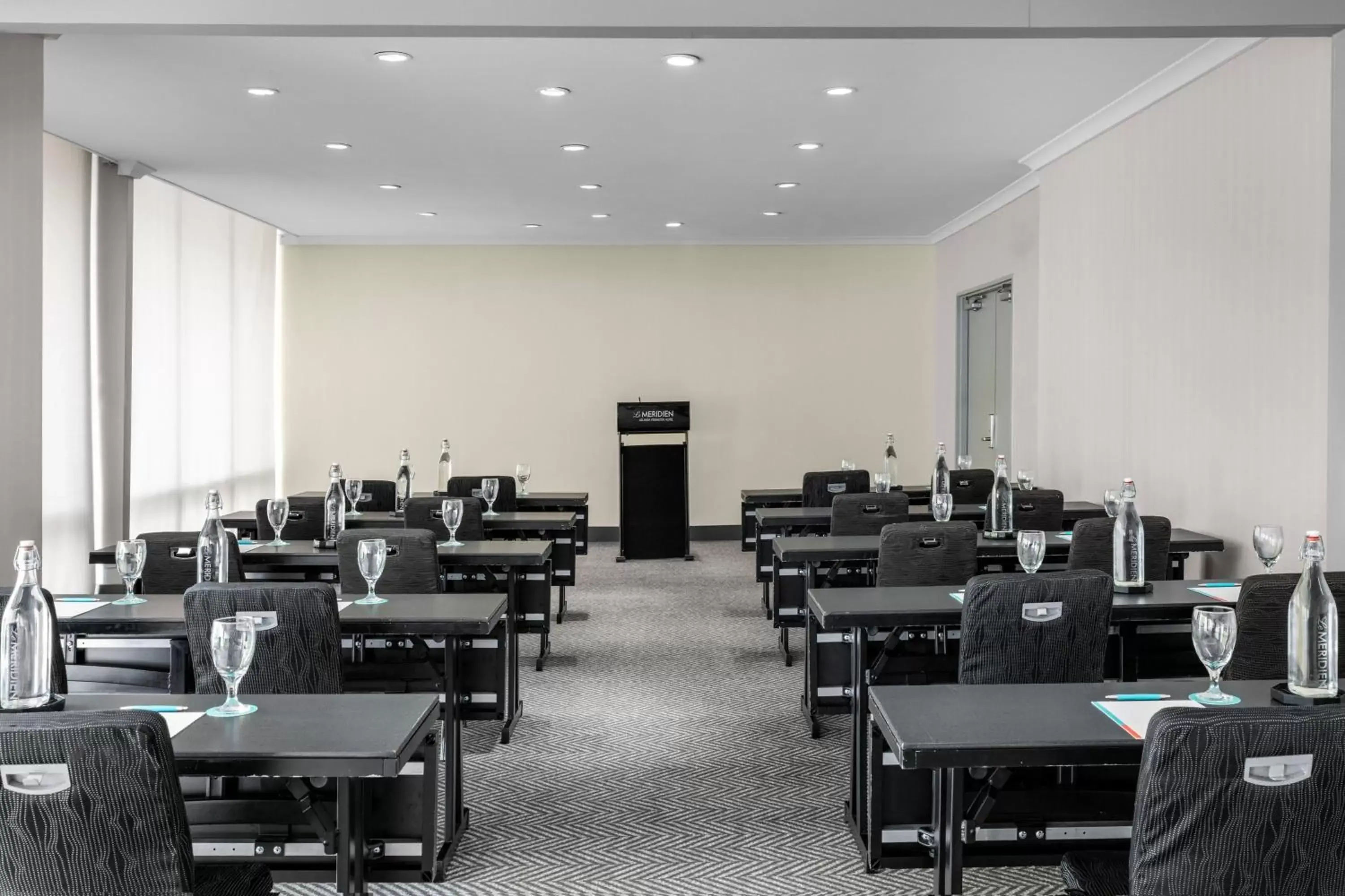 Meeting/conference room, Restaurant/Places to Eat in Le Meridien Atlanta Perimeter