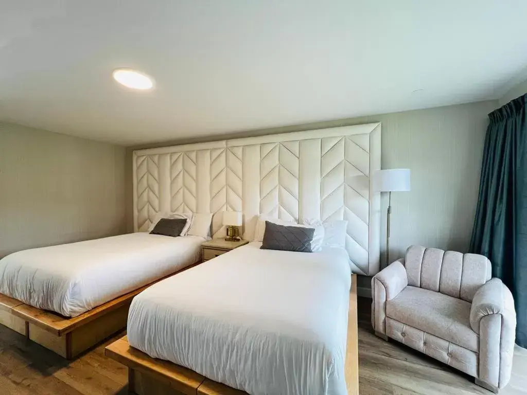 Bed in Hotel Civilia Lakeside by Civilia Golf Retreat