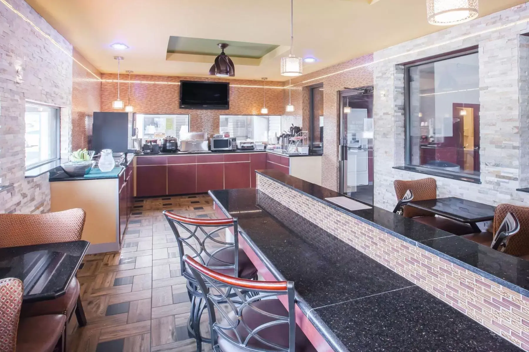 Restaurant/places to eat, Lounge/Bar in Super 8 by Wyndham Van Buren/Ft. Smith Area
