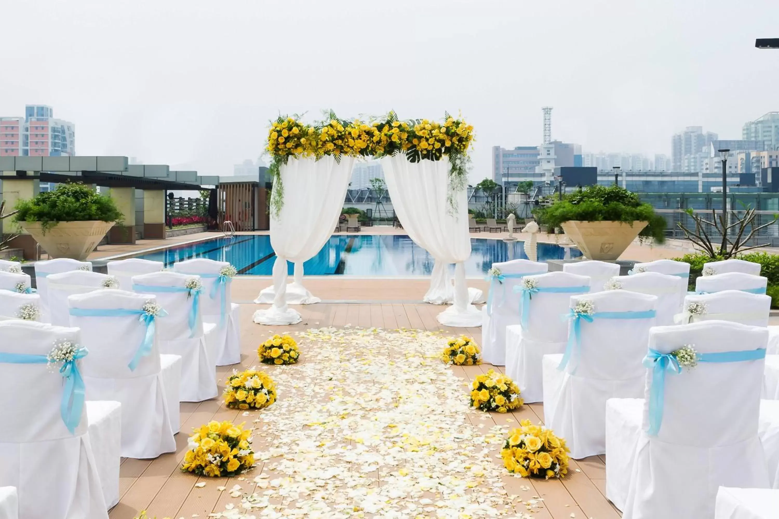 Swimming pool, Banquet Facilities in Sheraton Guangzhou Hotel