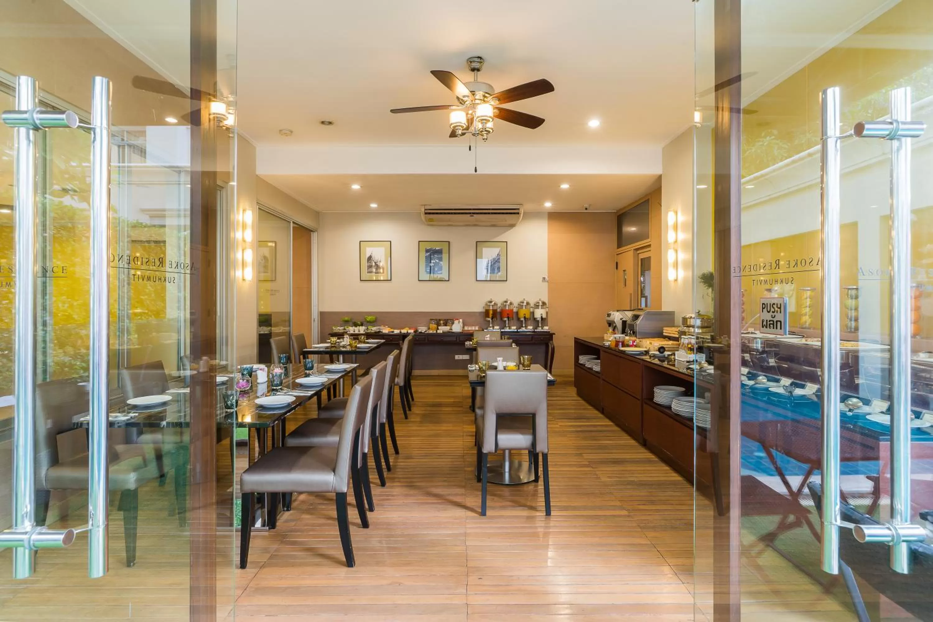 Restaurant/places to eat in Asoke Residence Sukhumvit by UHG