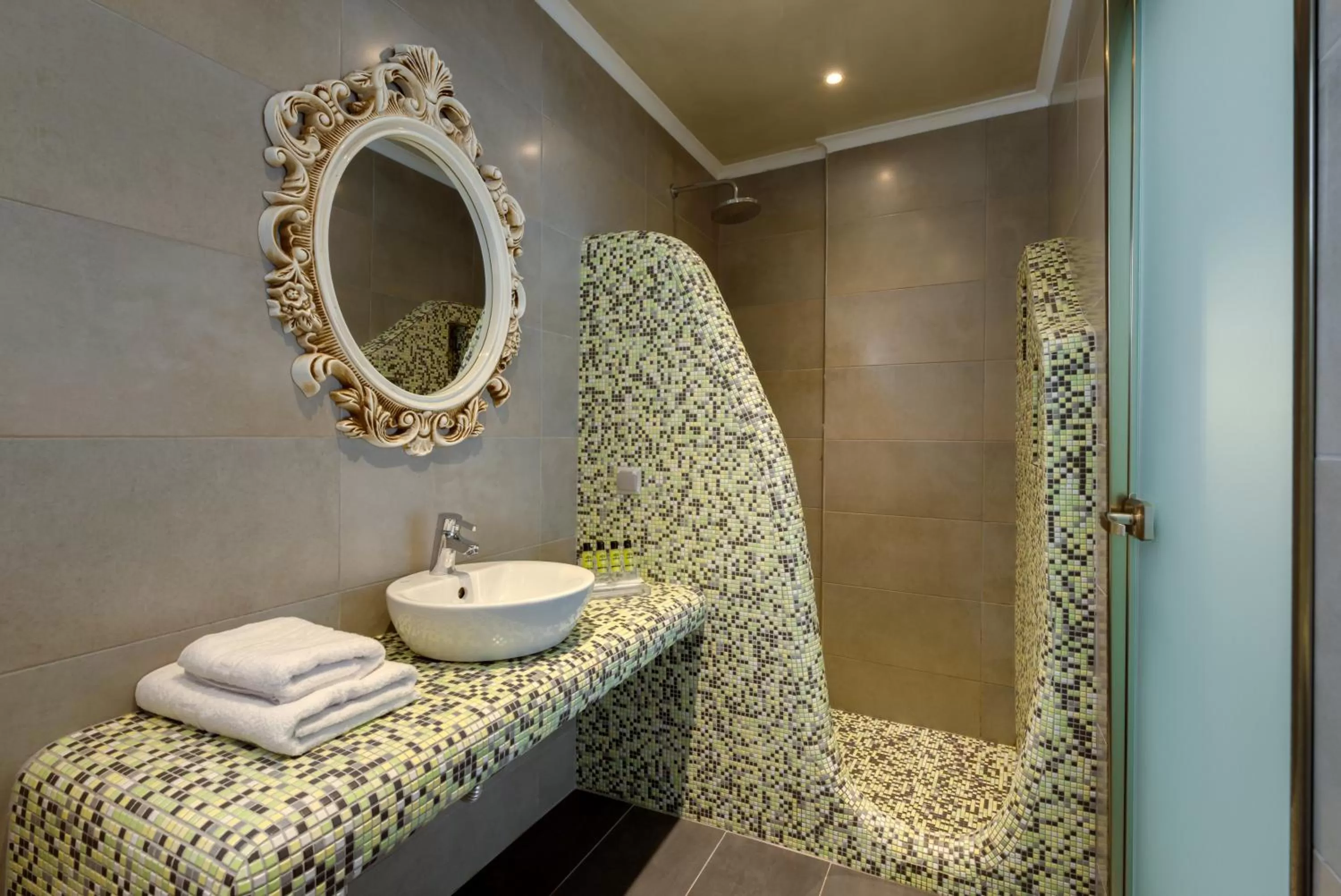 Bathroom in A&G Suites