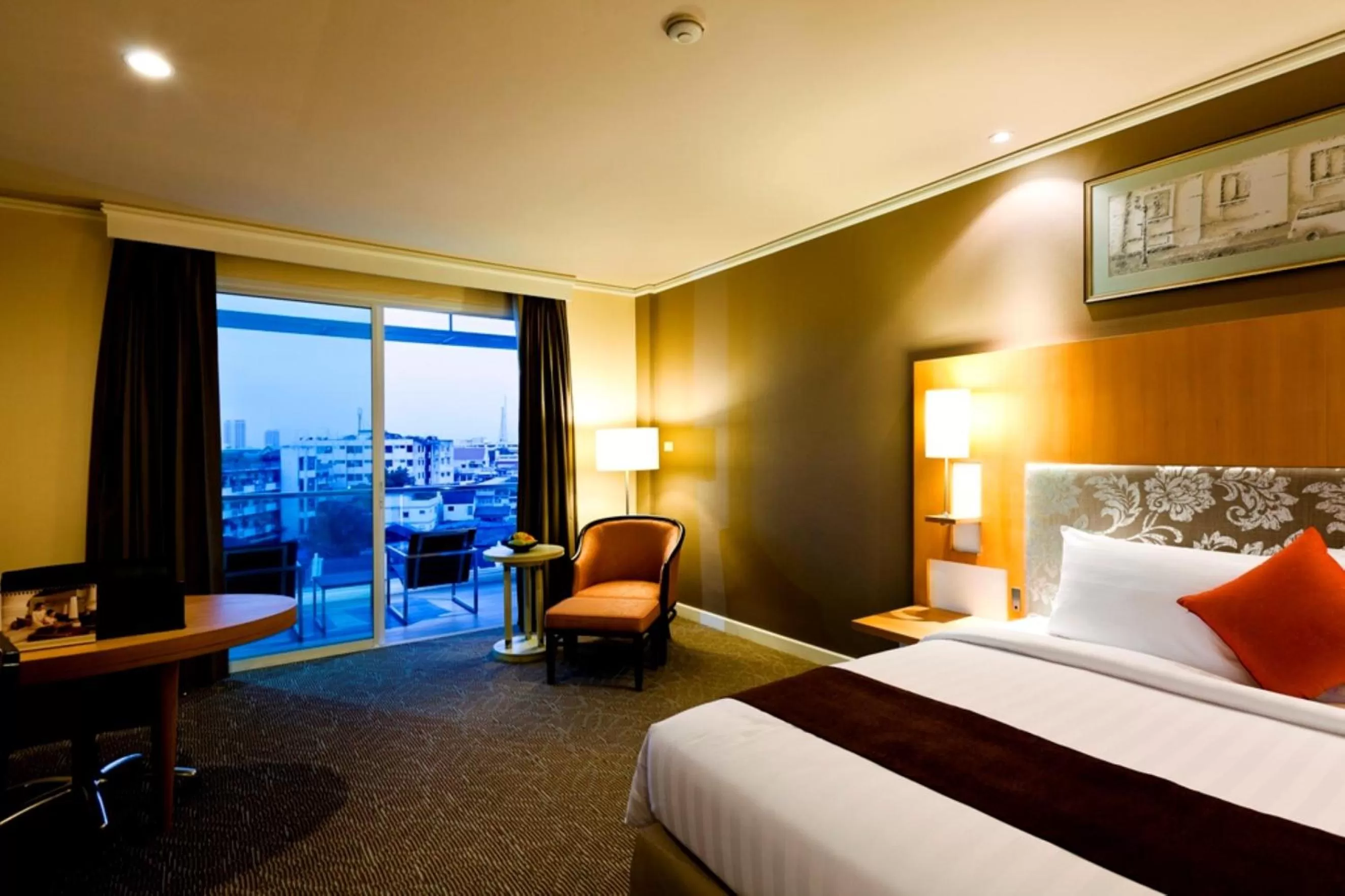 Bedroom, Bed in Royal Princess Larn Luang - SHA Extra Plus