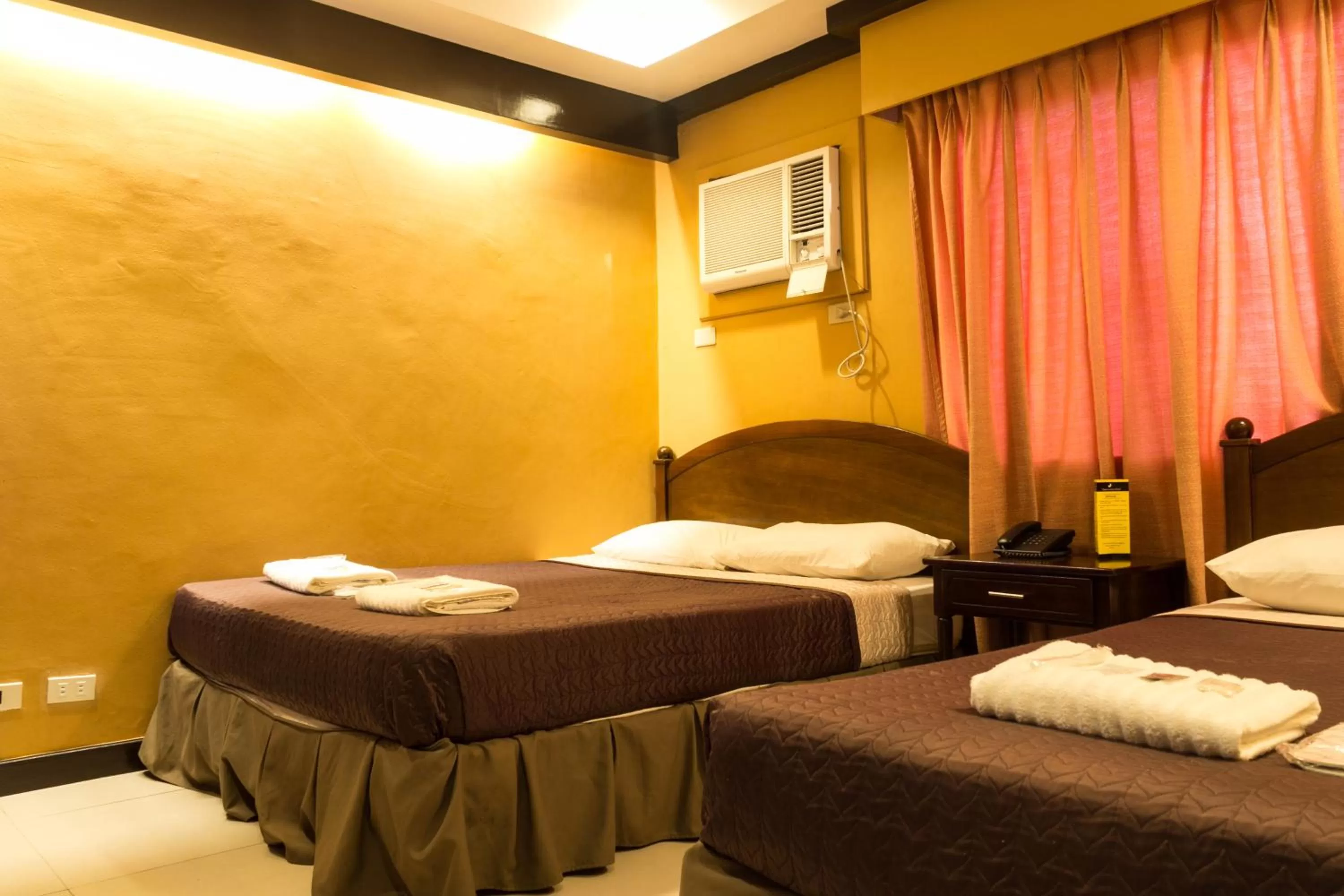 Bedroom, Bed in Tagaytay Country Hotel