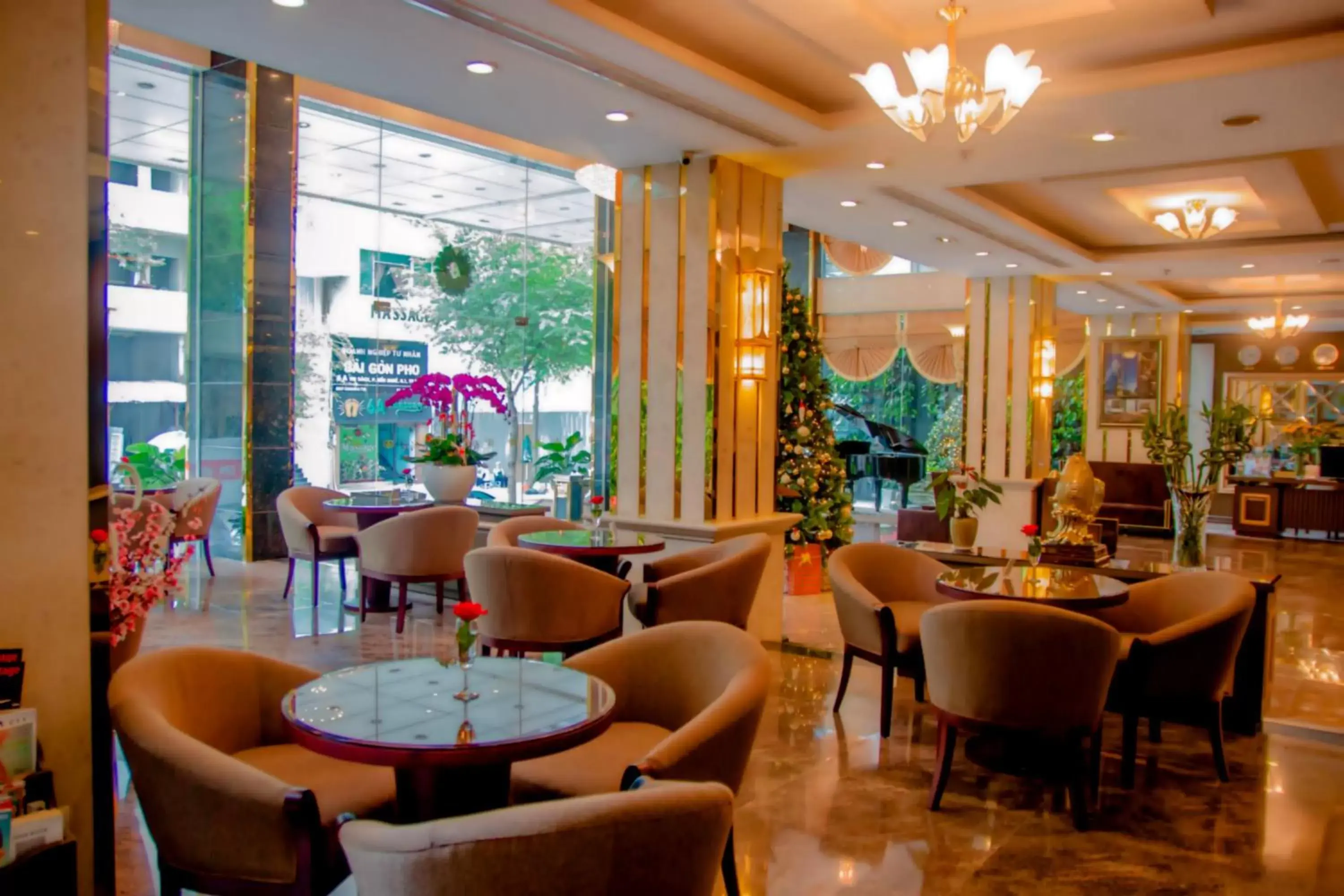 Lounge or bar, Restaurant/Places to Eat in Northern Saigon Hotel