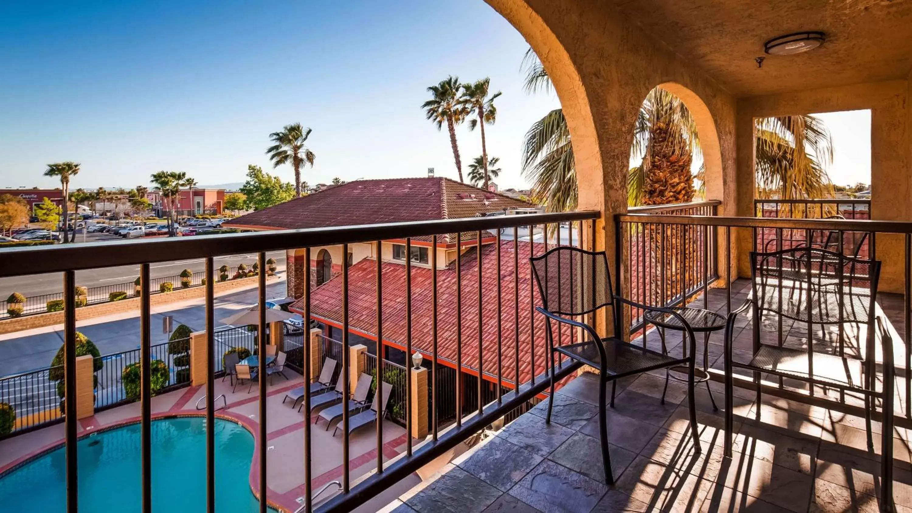 Photo of the whole room, Balcony/Terrace in Best Western Plus Executive Inn & Suites