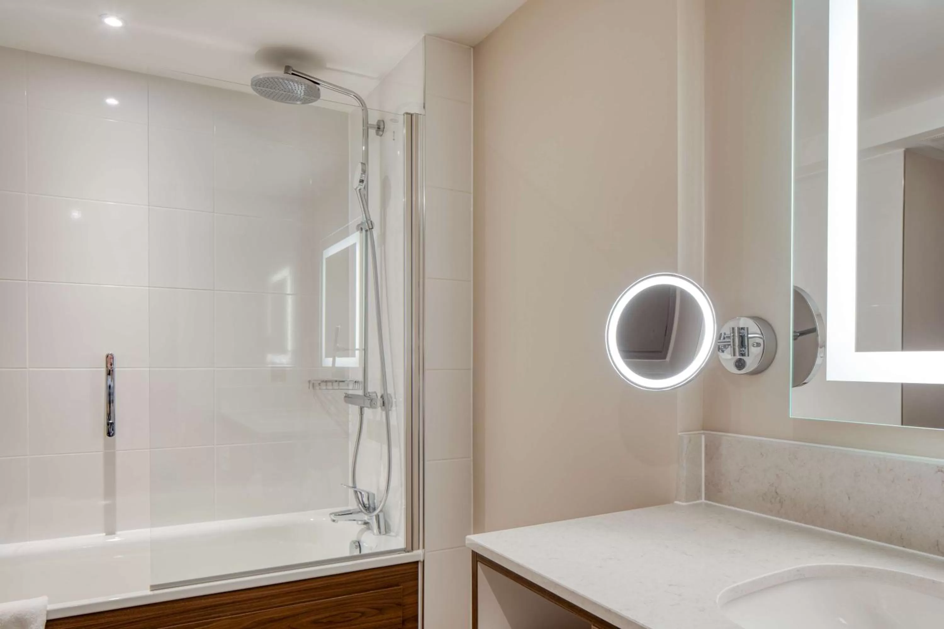 Bathroom in DoubleTree by Hilton Dartford Bridge