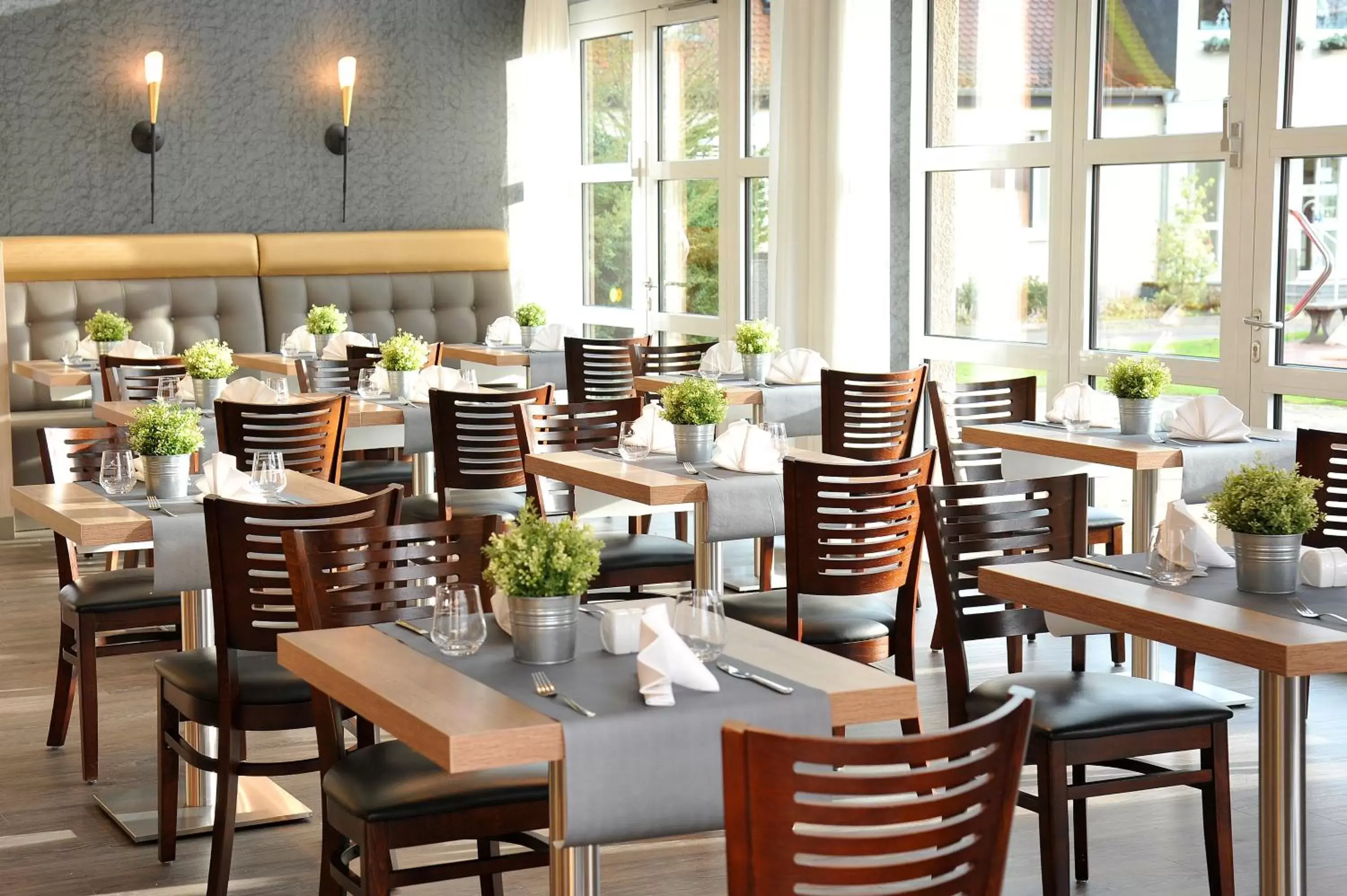 Restaurant/Places to Eat in Bernstein Acamed Resort