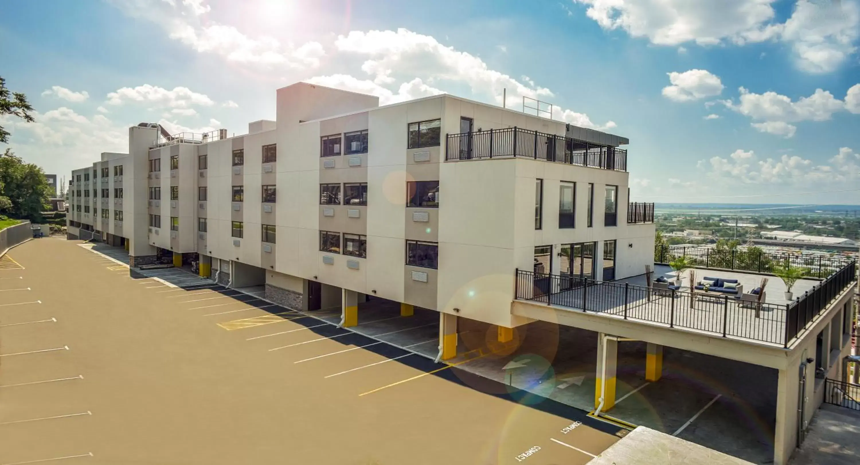 Property building in Wyndham Garden North Bergen - Secaucus Property building in Wyndham Garden North Bergen - Secaucus