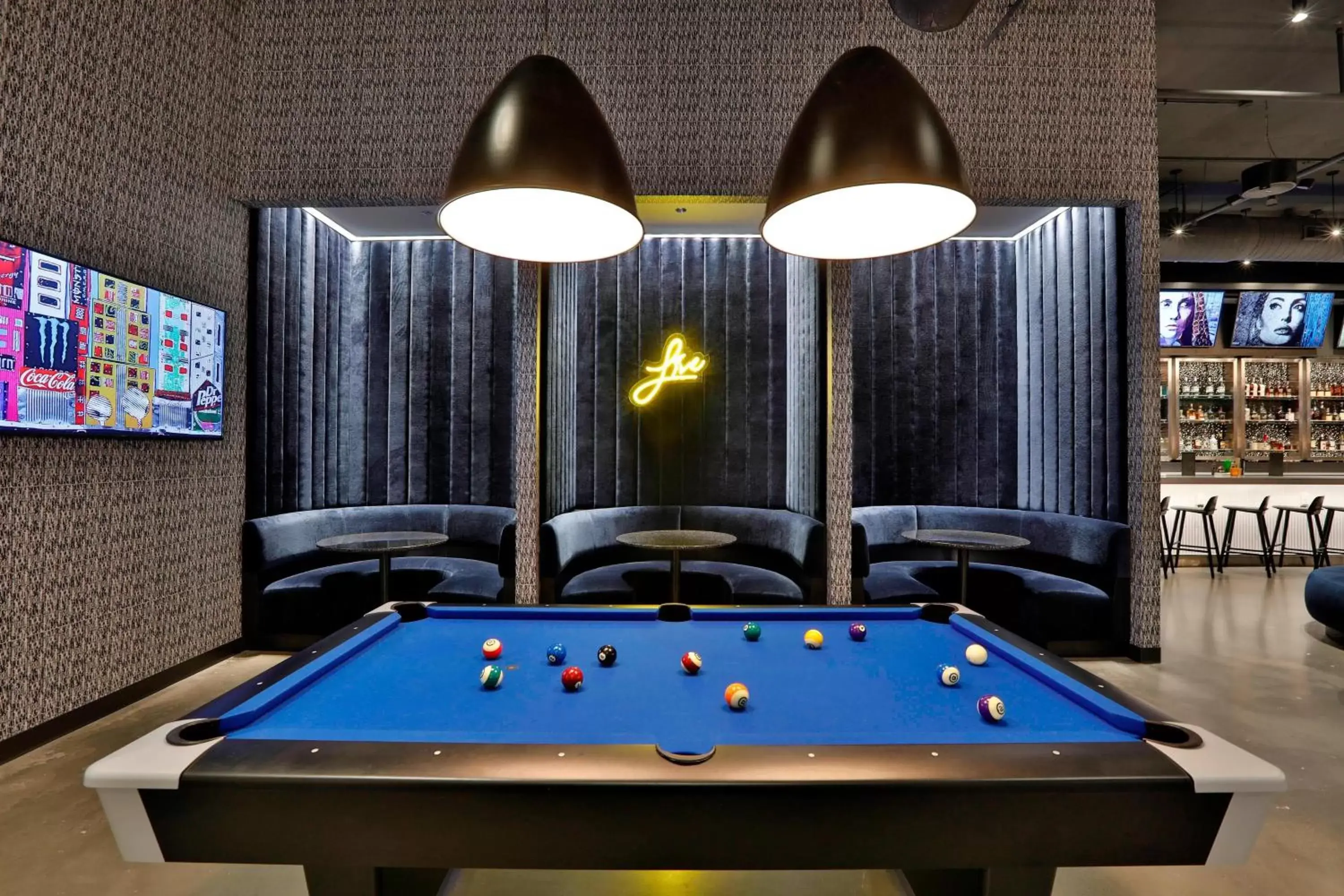 Swimming pool, Billiards in Aloft Knoxville West