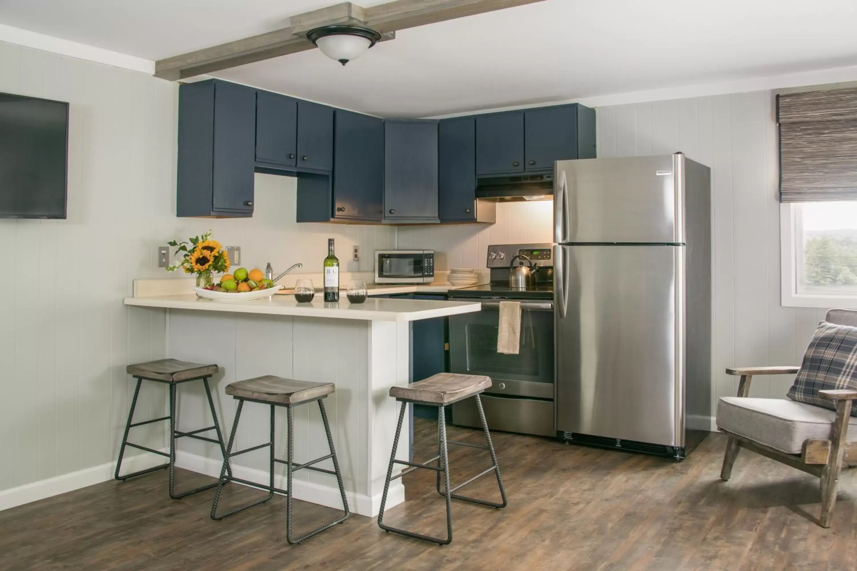 kitchen, Kitchen/Kitchenette in Lake Bomoseen Lodge