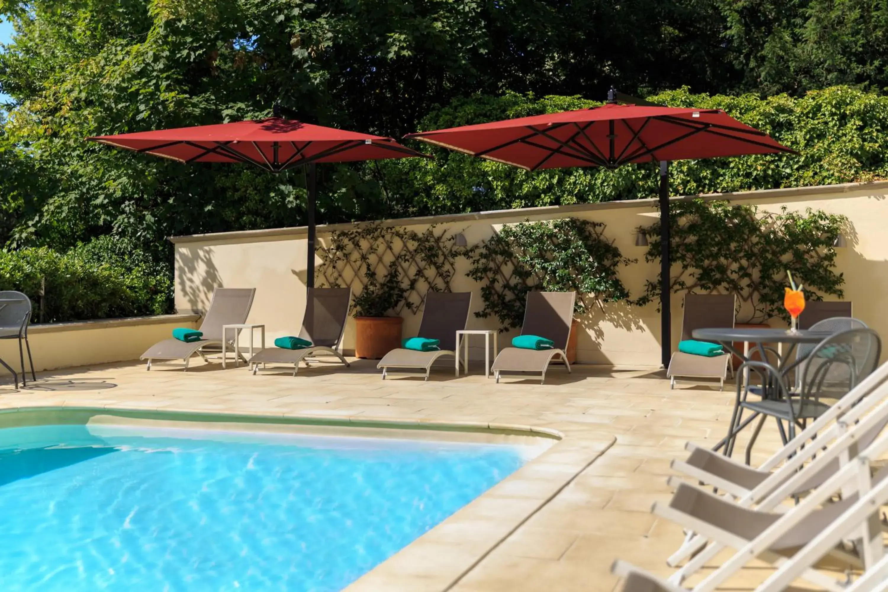 Patio, Swimming Pool in Hotel Villa Carlotta