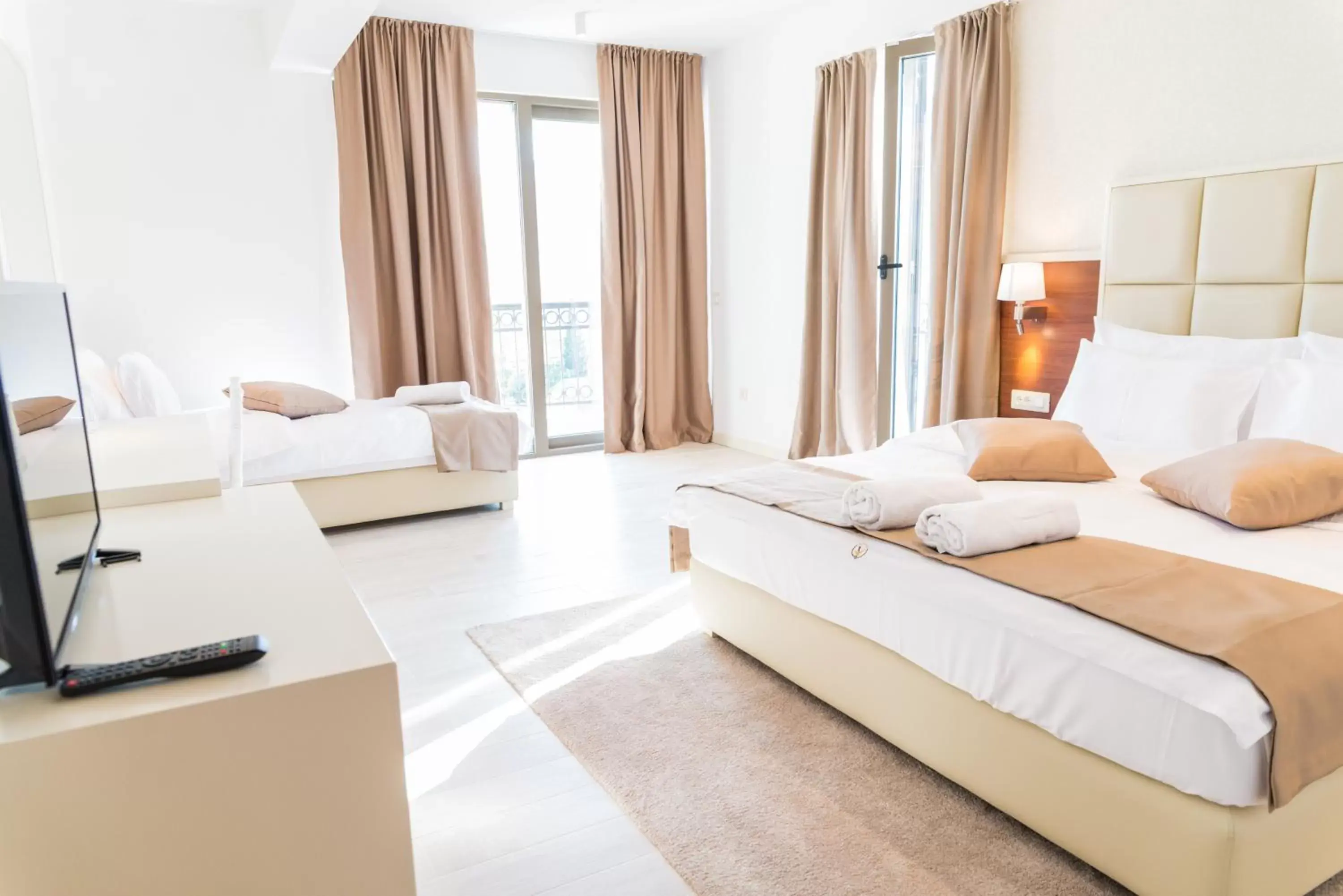 Deluxe Family Room in Hotel Kadmo by Aycon Deluxe Family Room in Hotel Kadmo by Aycon