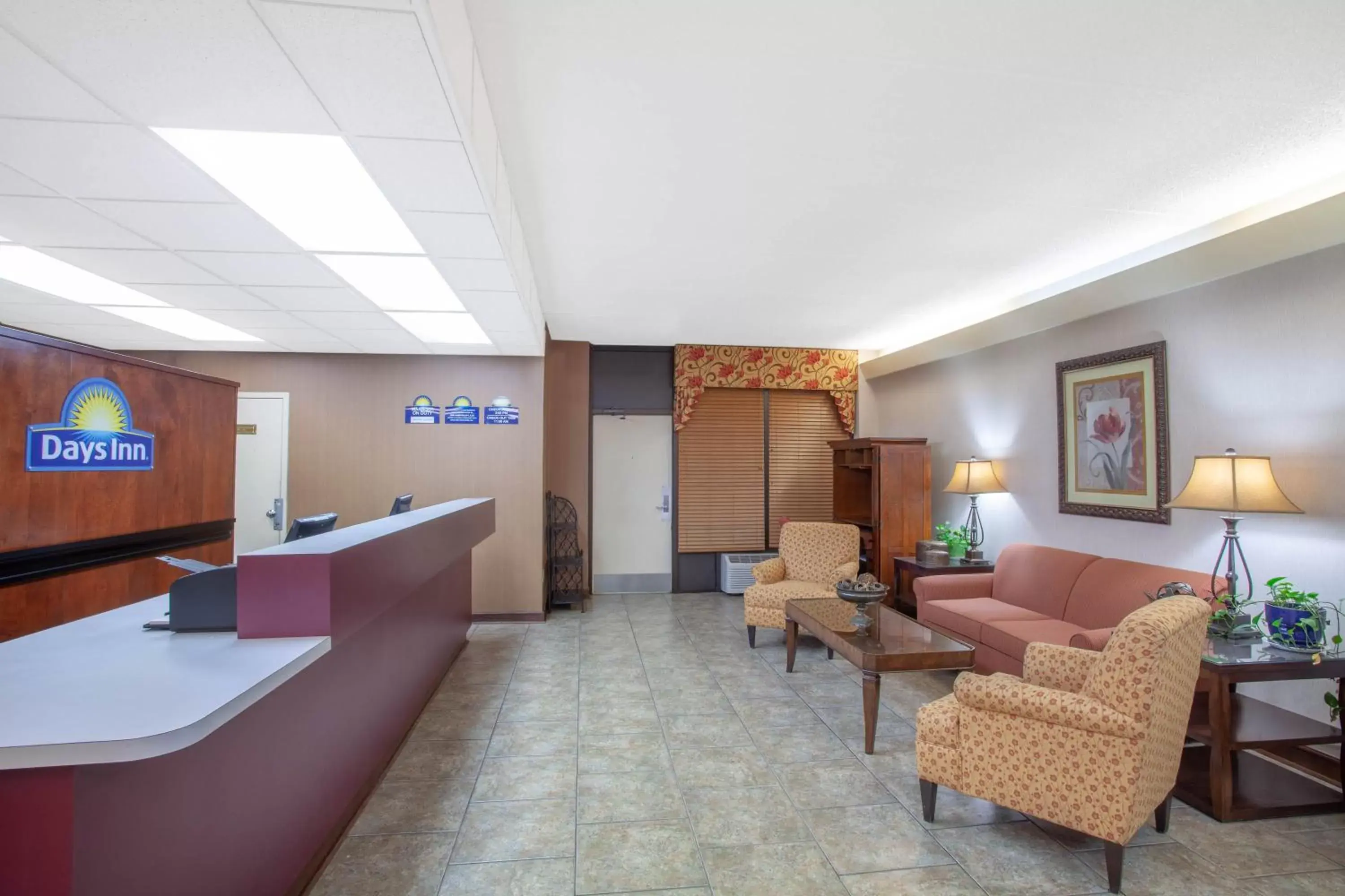 Lobby or reception in Days Inn by Wyndham Statesboro