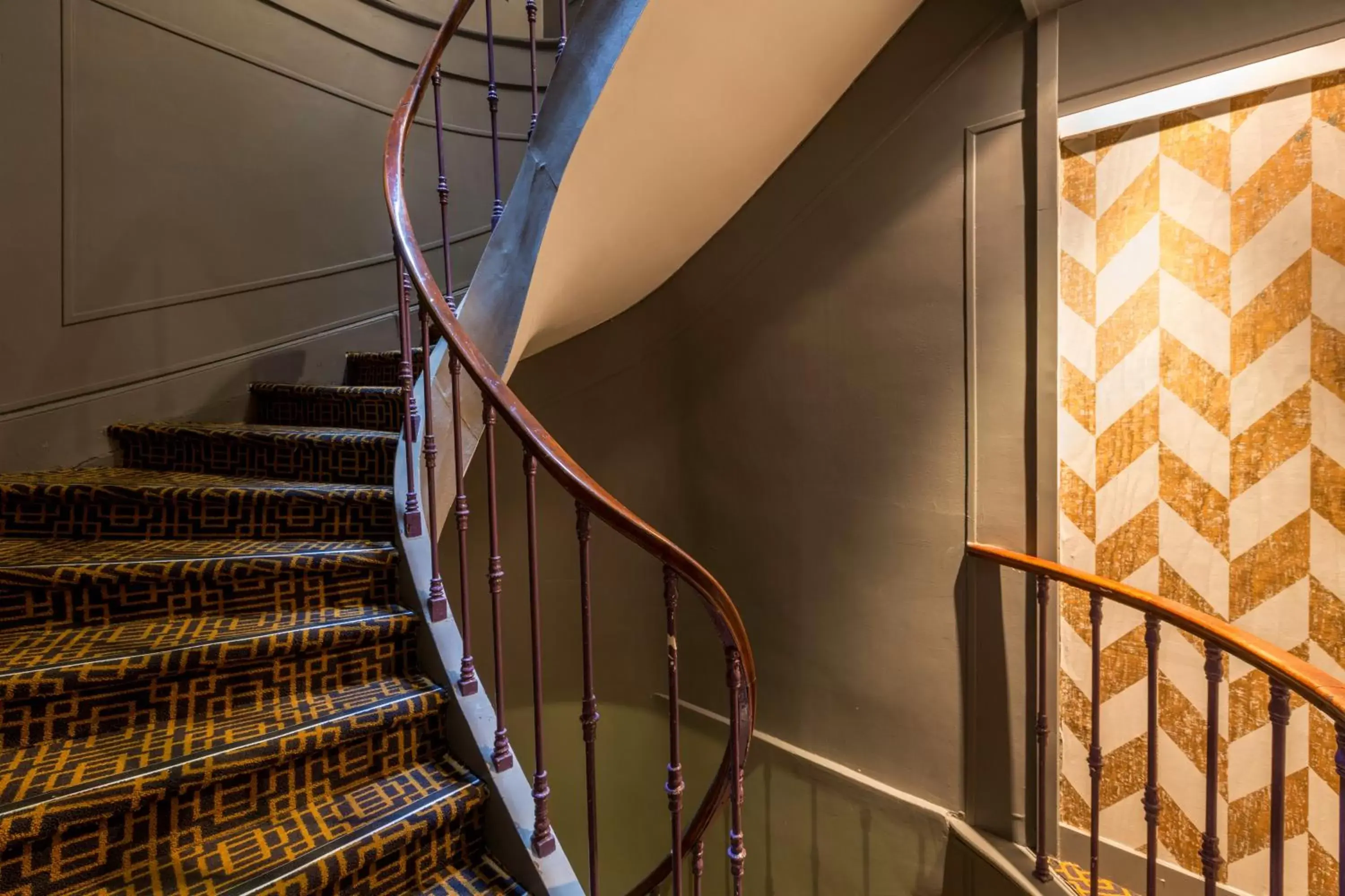 Property building in Best Western Hotel Centre Reims Property building in Best Western Hotel Centre Reims