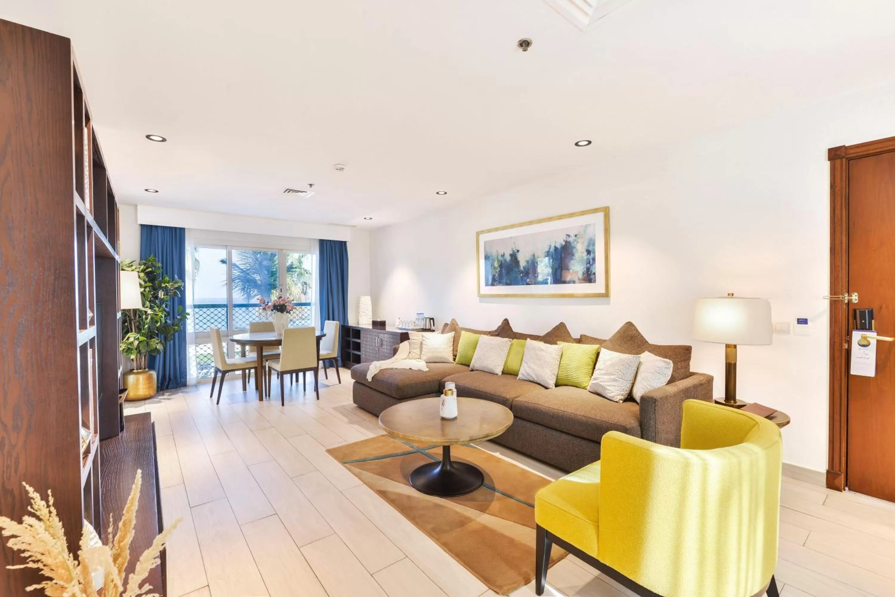 Living room in Radisson Blu Resort, Fujairah