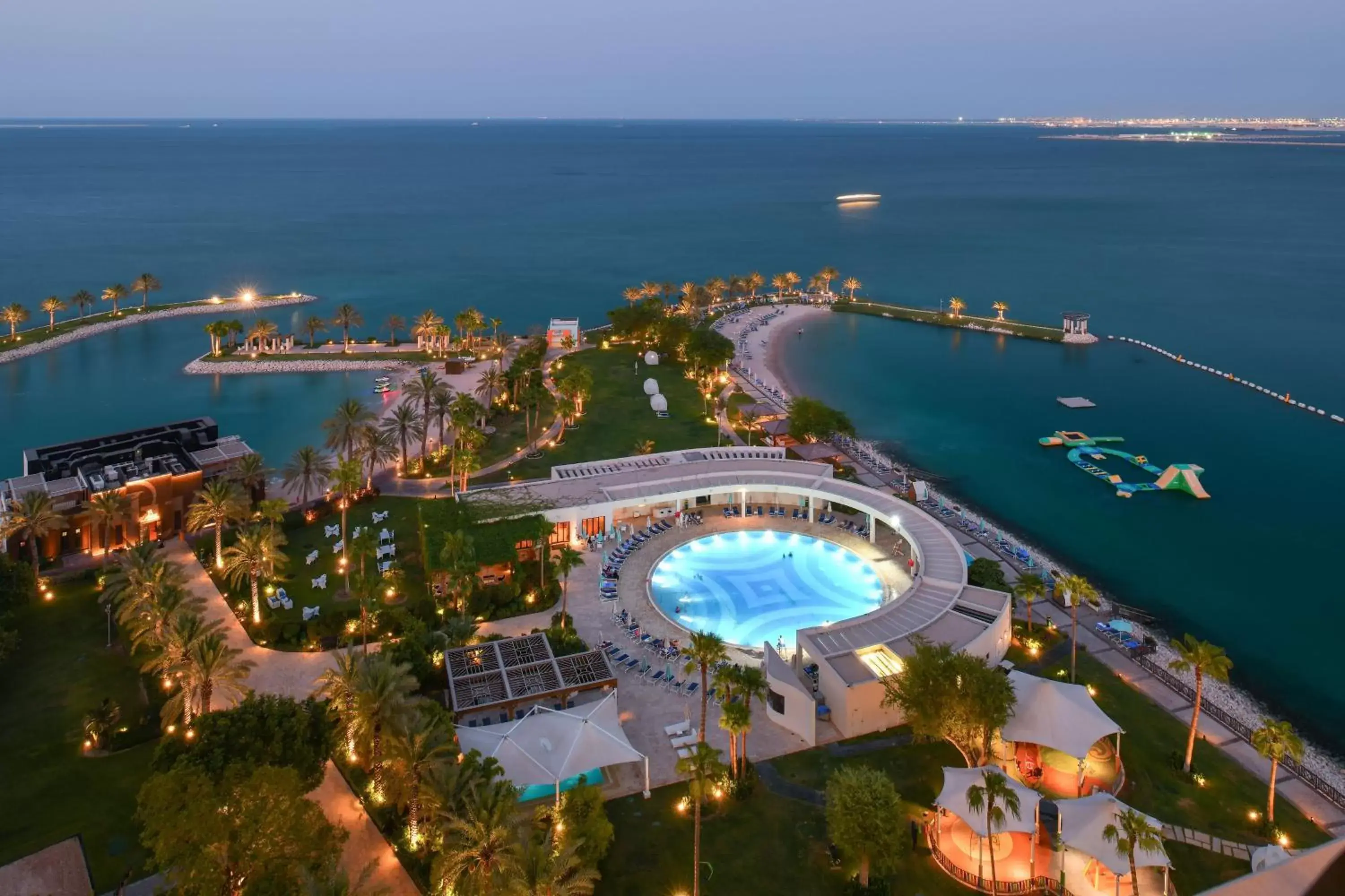 Photo of the whole room, Bird's-eye View in Sheraton Grand Doha Resort & Convention Hotel