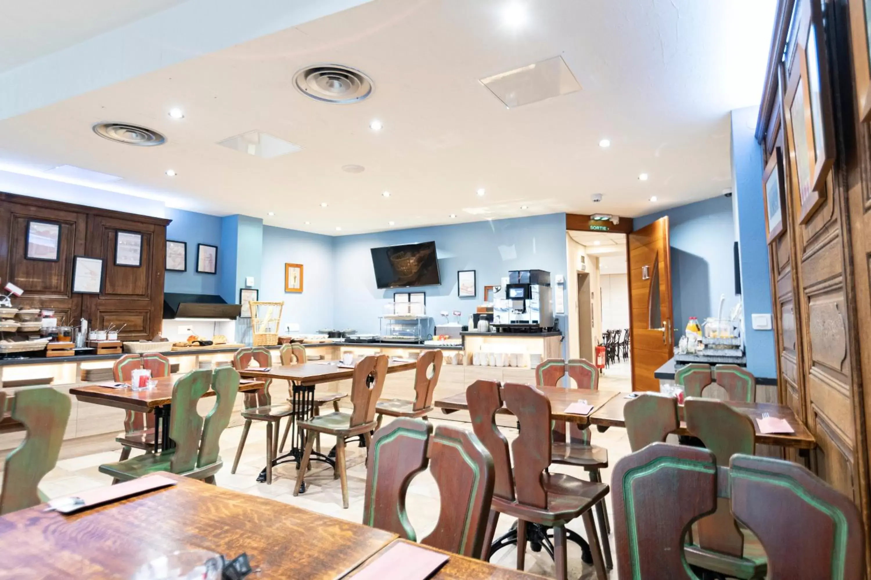 Food and drinks in Hotel Beaucour Food and drinks in Hotel Beaucour