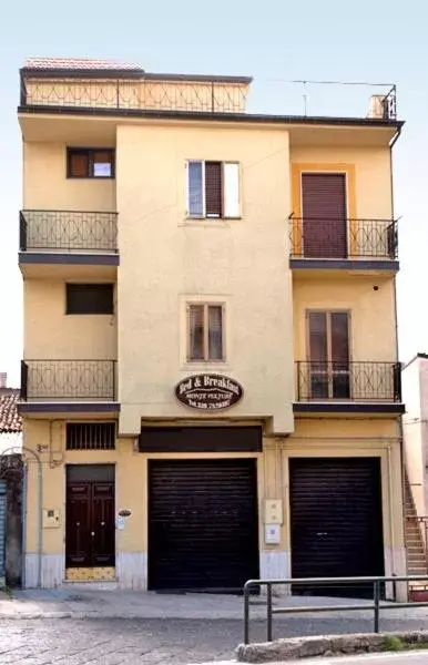 Facade/entrance, Property Building in B&B Monte Vulture