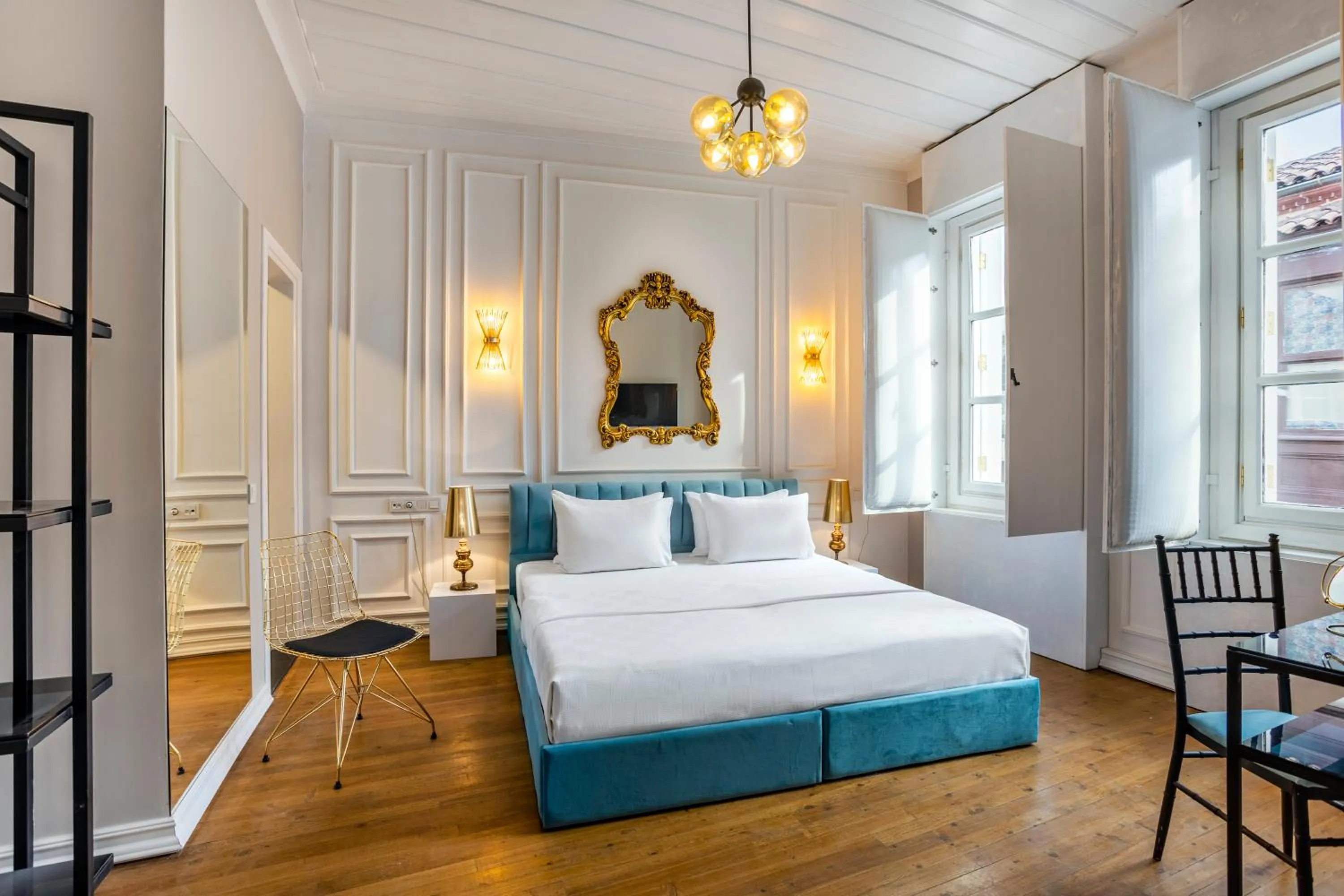 Photo of the whole room, Bed in Palmenhaus Antalya