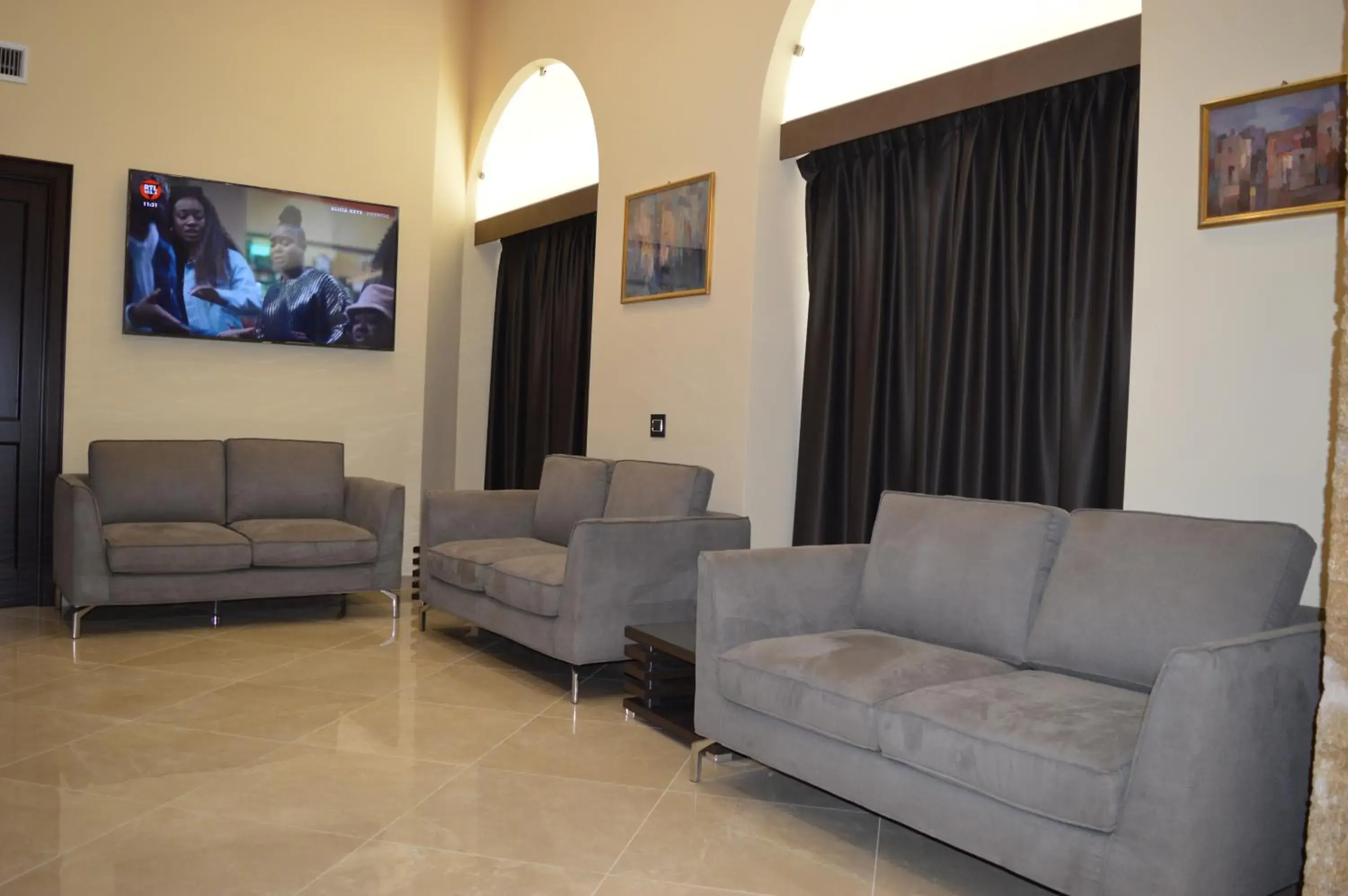 Communal lounge/ TV room, Seating Area in Vittorio Emanuele Boutique Hotel