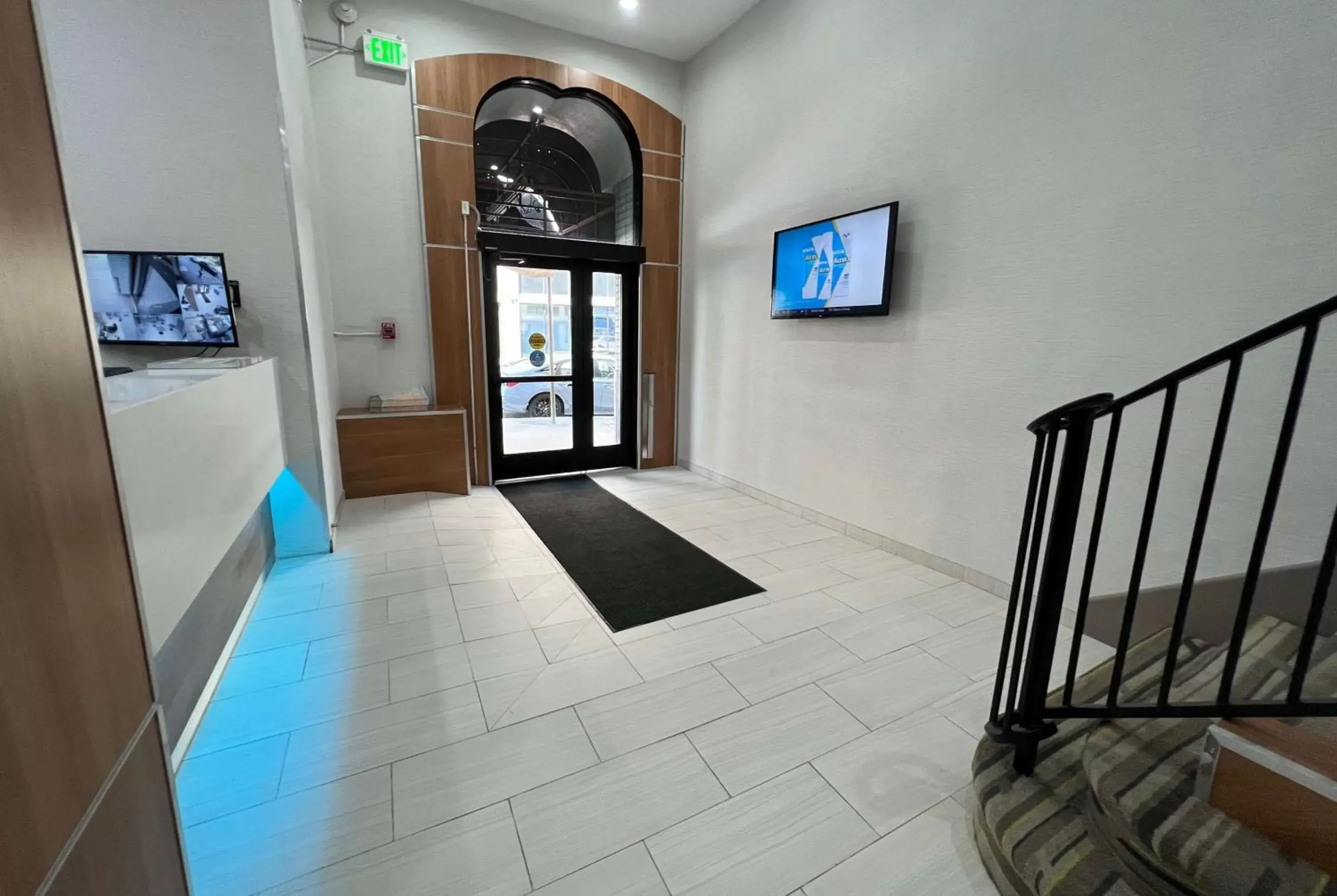 Lobby or reception in Super 8 by Wyndham San Francisco/Union Square Area