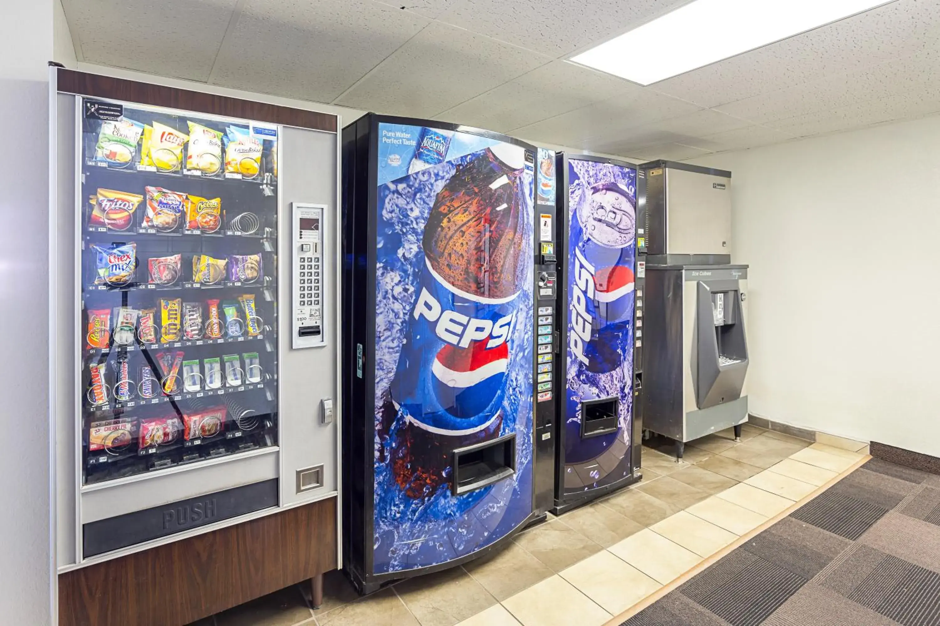 On-site shops, Supermarket/Shops in Motel 6-Spokane, WA - East