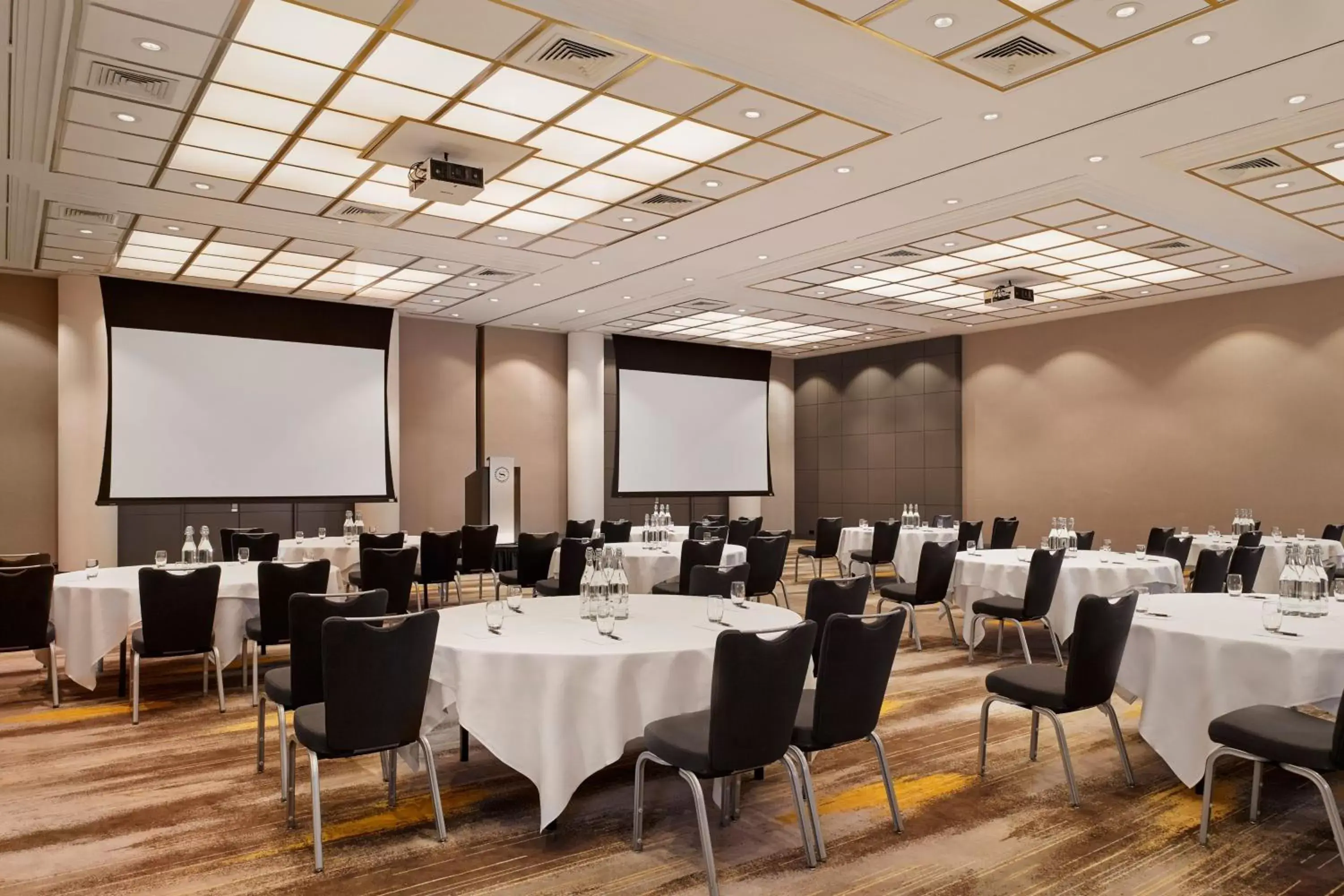 Meeting/conference room in Sheraton Amsterdam Airport Hotel and Conference Center