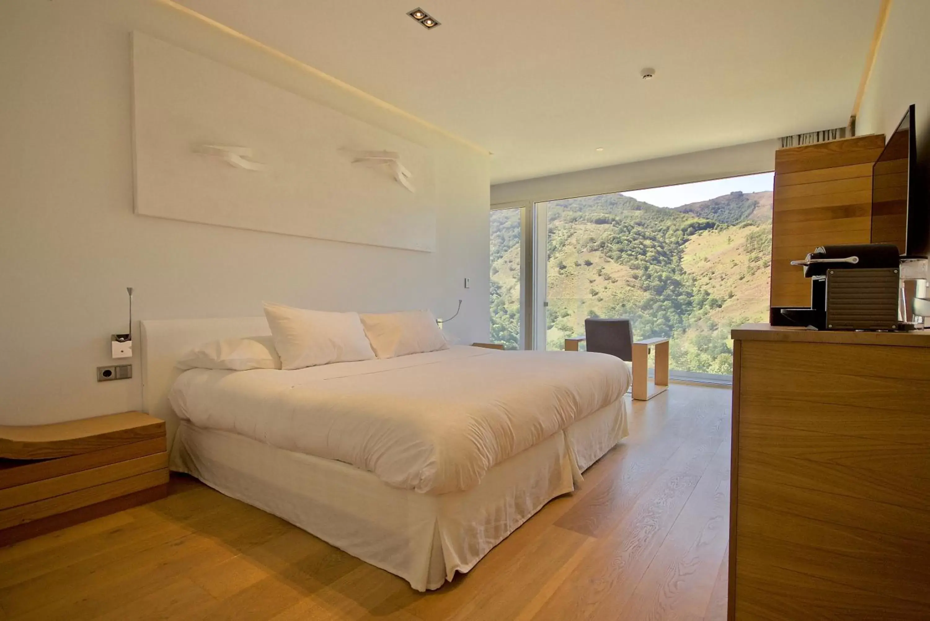 Photo of the whole room, Bed in Arantza Hotela- Adults Only