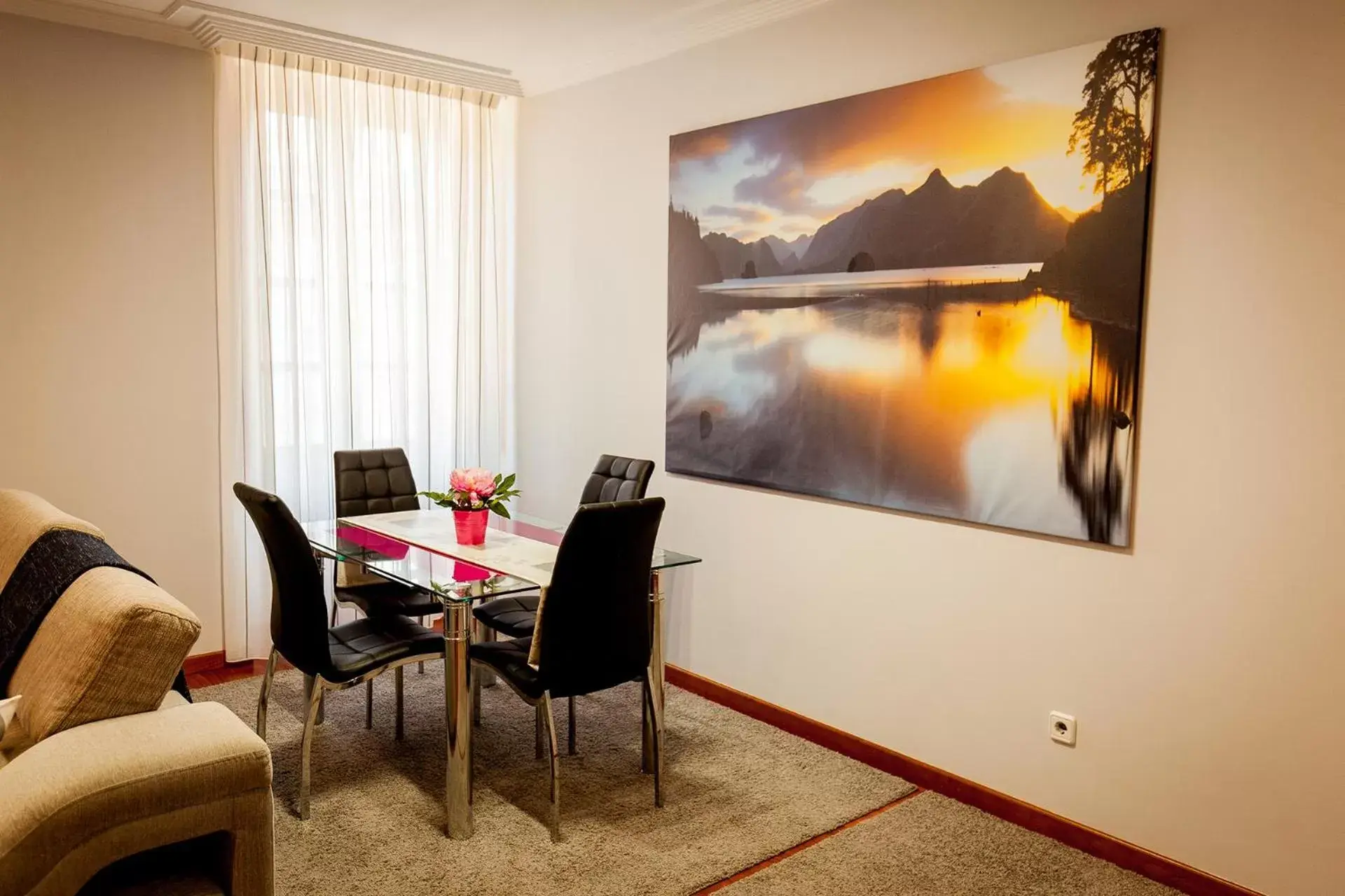 Dining area in Apartamentos Villa Zoila Baiona