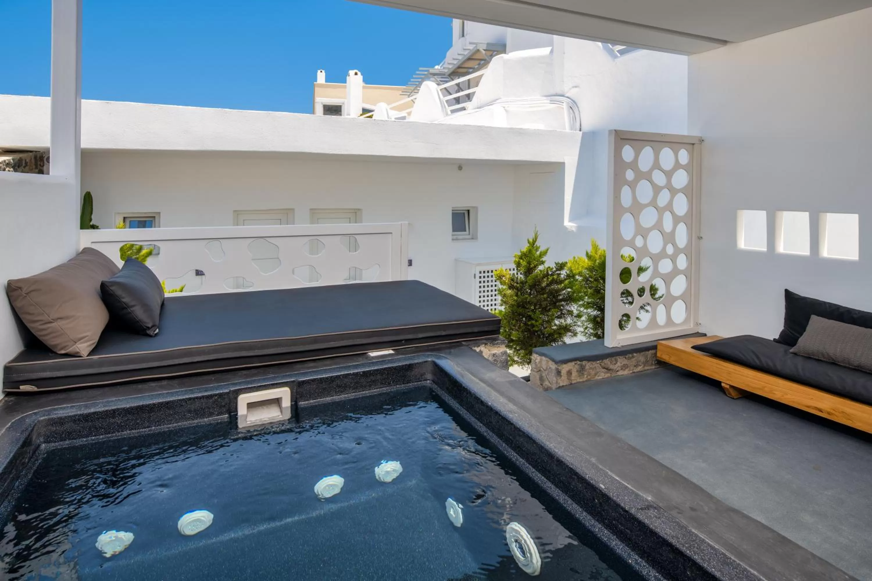 Callia Retreat Suites - Adults Only