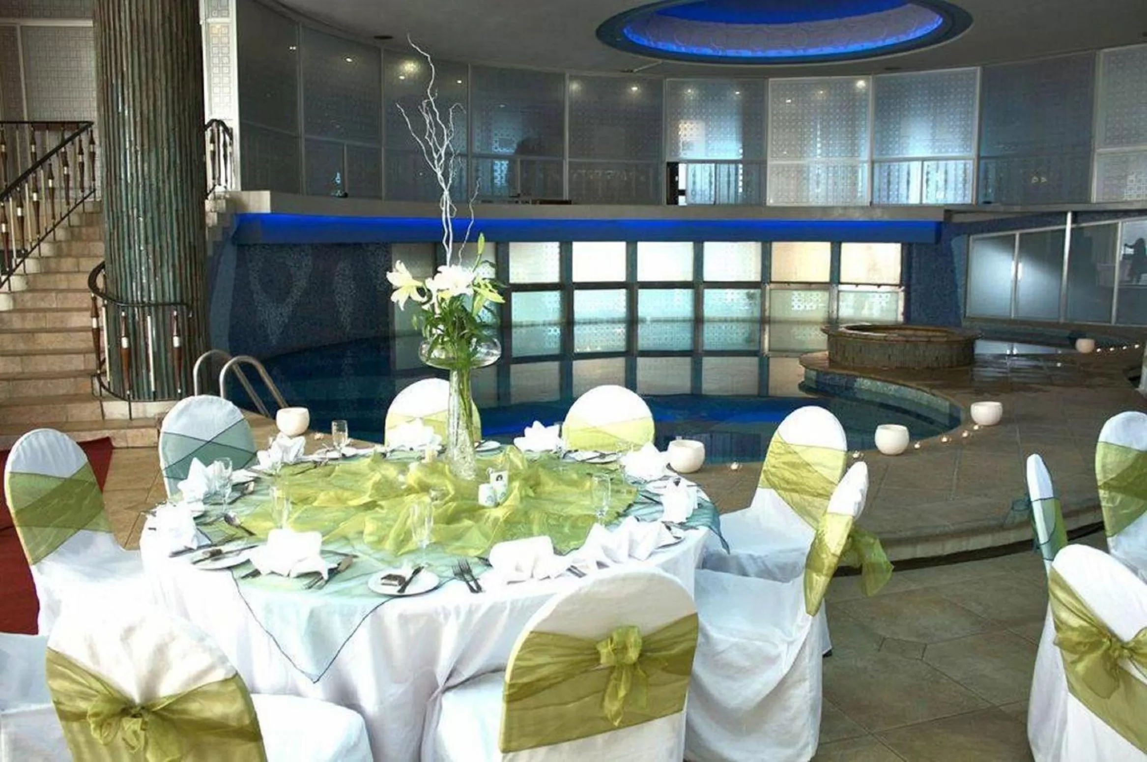 Swimming pool in Blue Waters Hotel