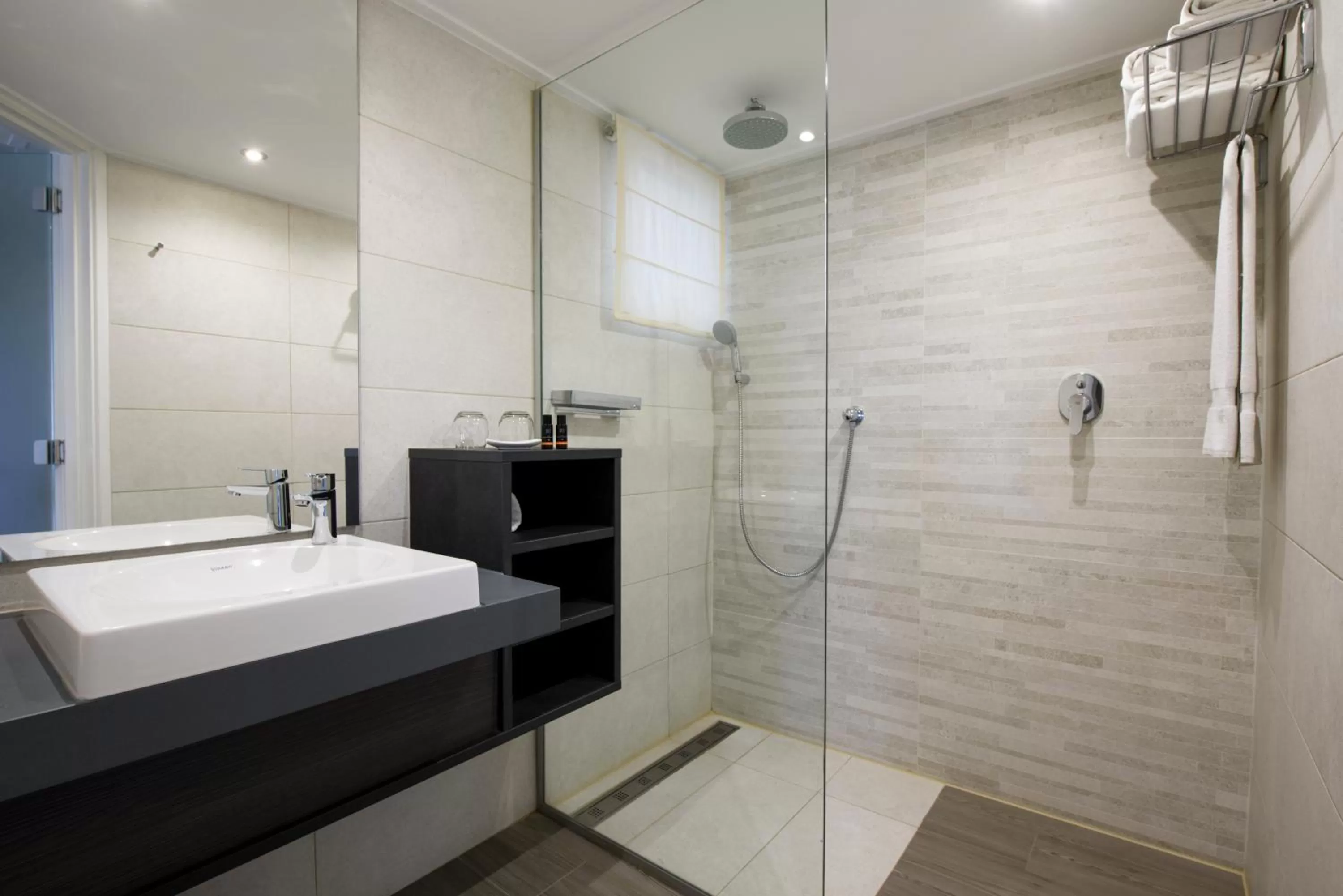 Bathroom in Curacao Avila Beach Hotel