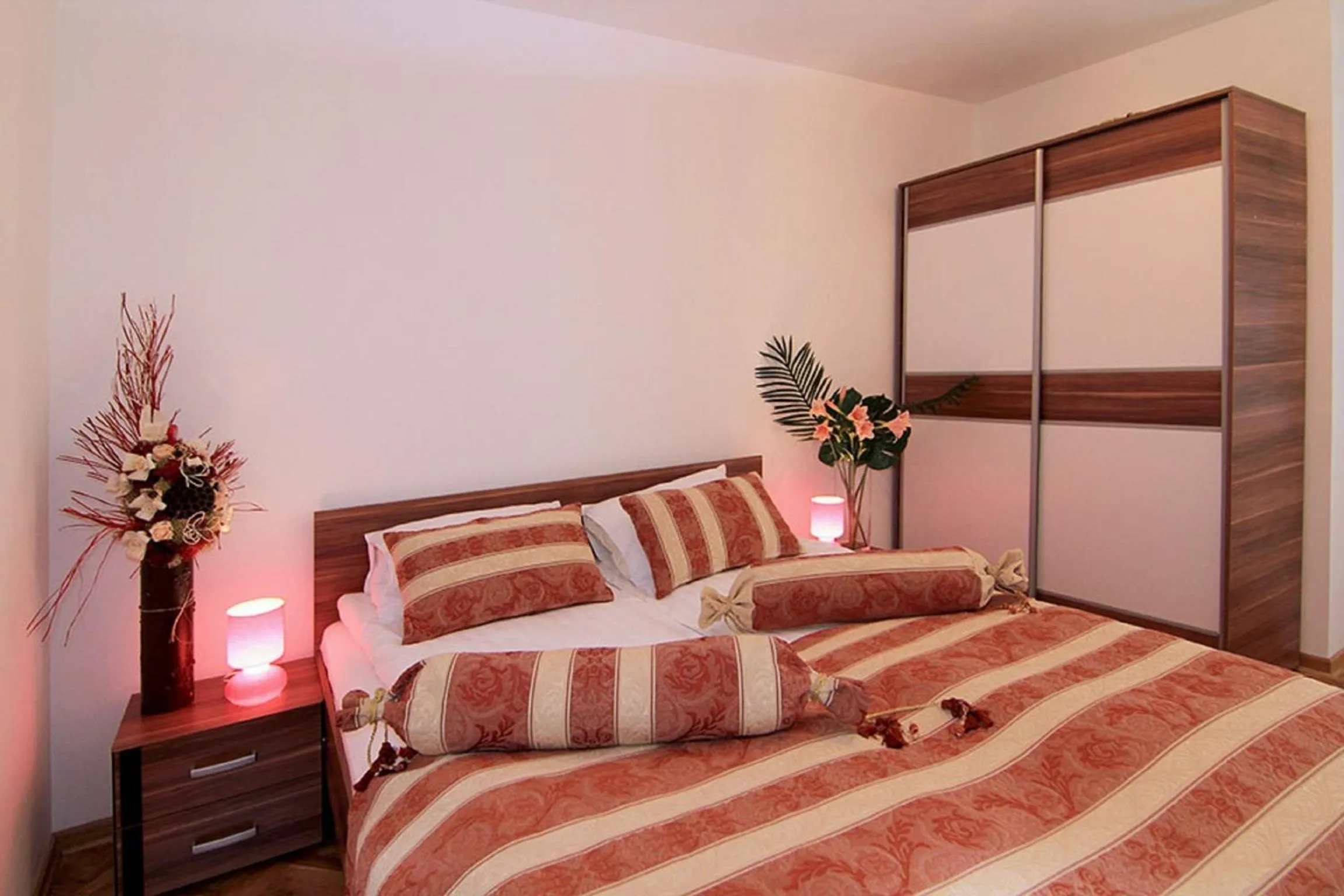 Photo of the whole room, Bed in Villa Forever