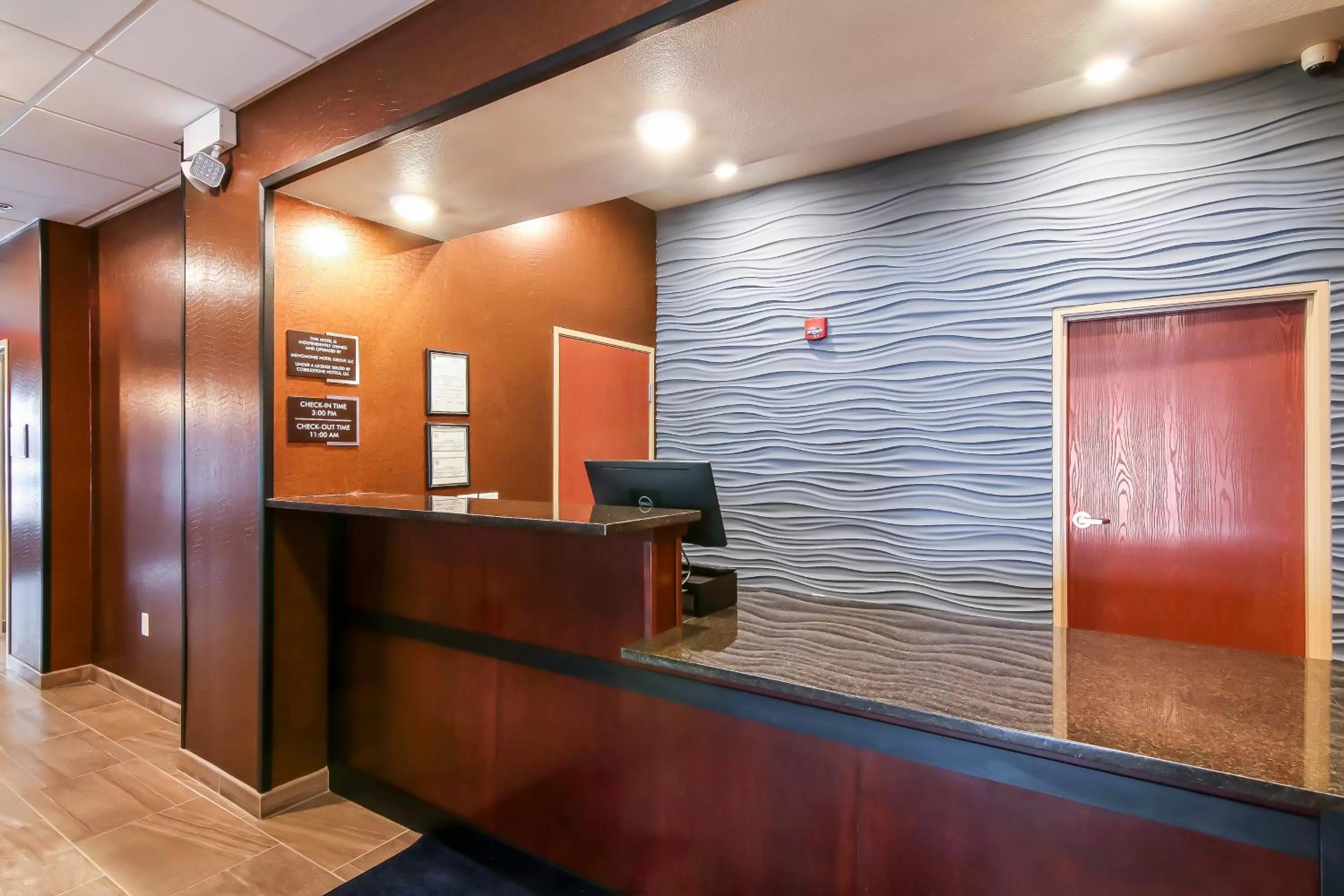 Lobby or reception in Cobblestone Inn & Suites - Menomonie/UW-Stout