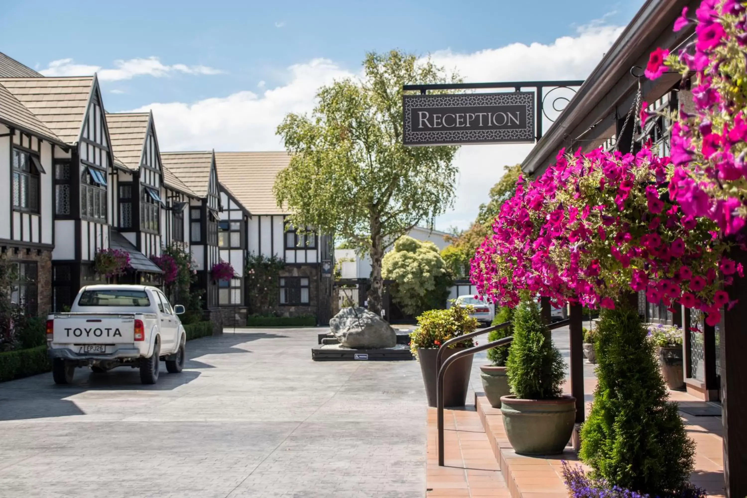 Facade/entrance, Property Building in Scenic Hotel Cotswold