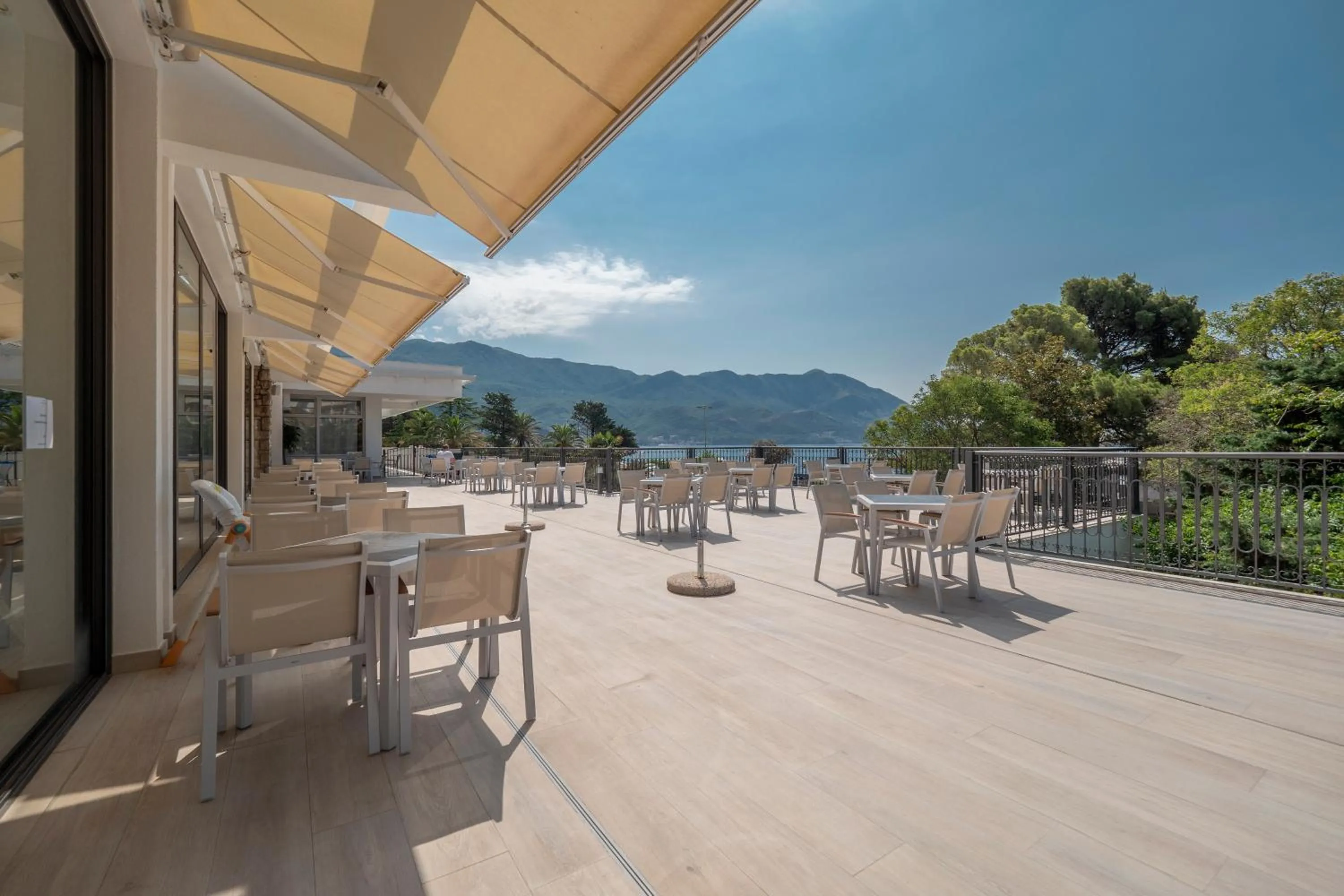 Restaurant/places to eat in Montenegro Beach Resort